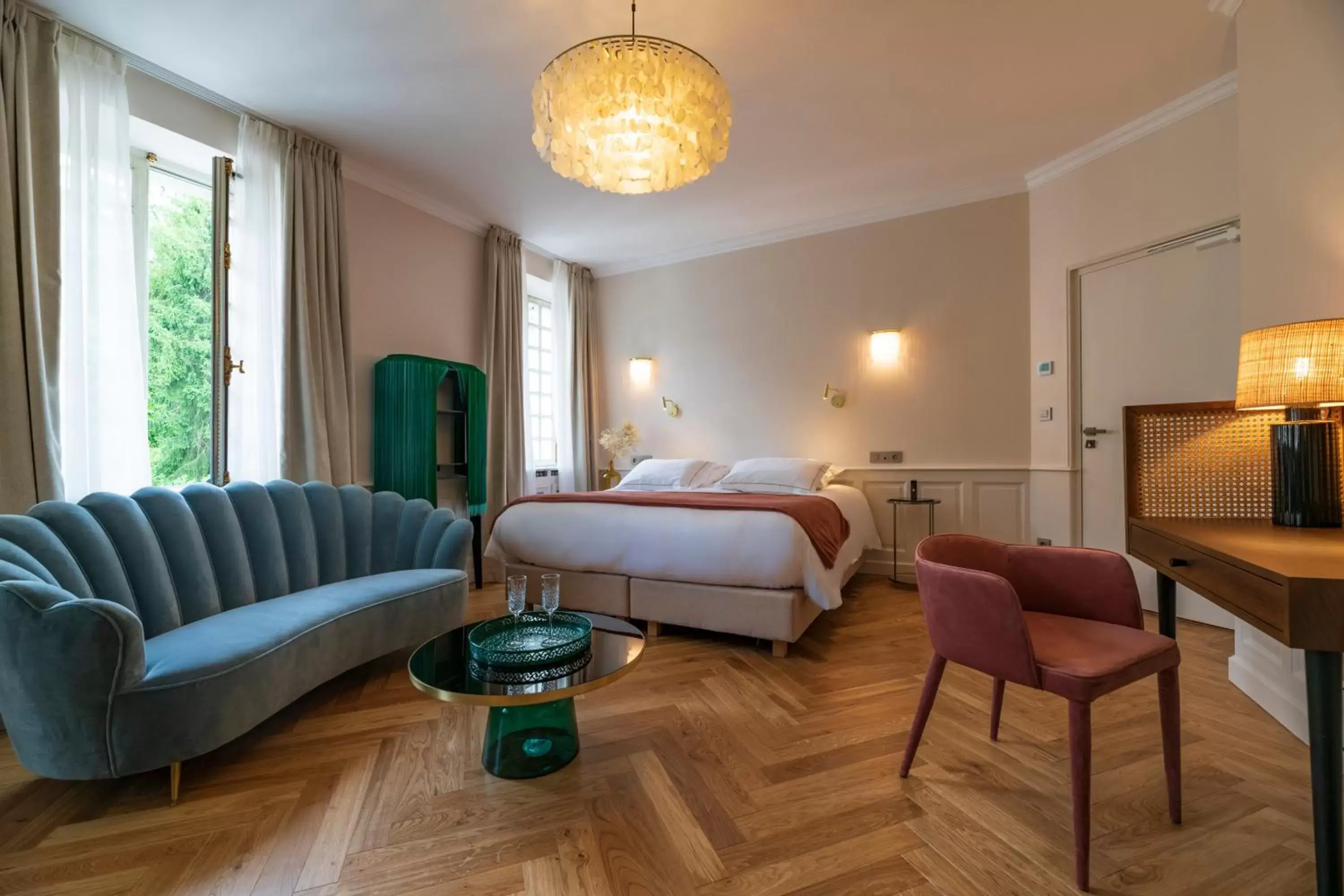 Suite in Belle Epoque Suite in Belle Epoque