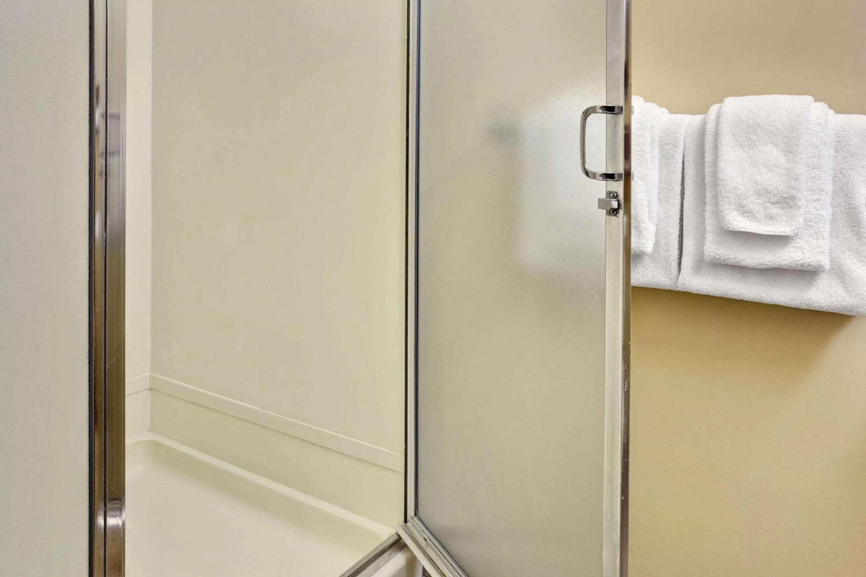 Bathroom in Travelodge by Wyndham Presidio San Francisco