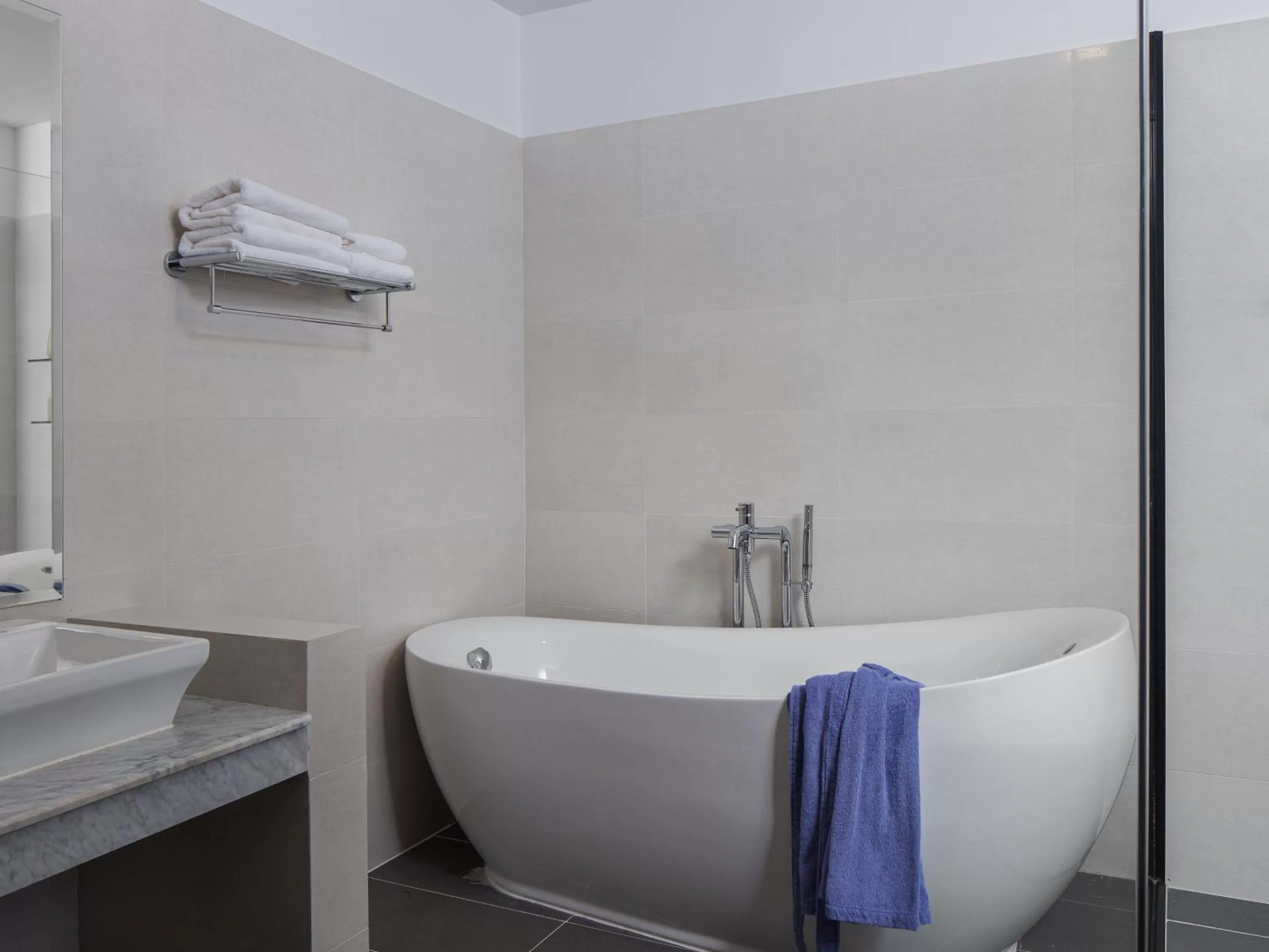 Bathroom in Homewood Hotel