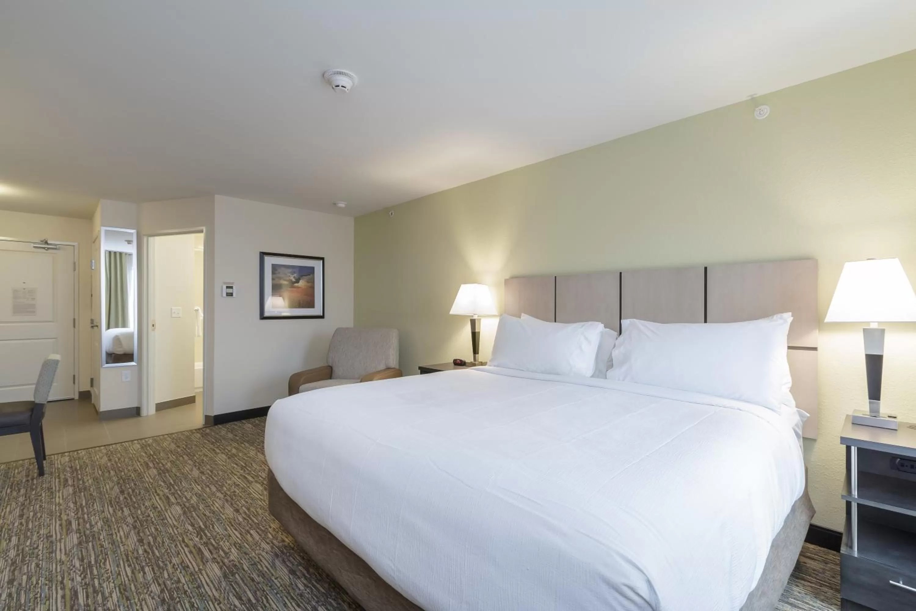 Photo of the whole room, Bed in Candlewood Suites Mishawaka by IHG
