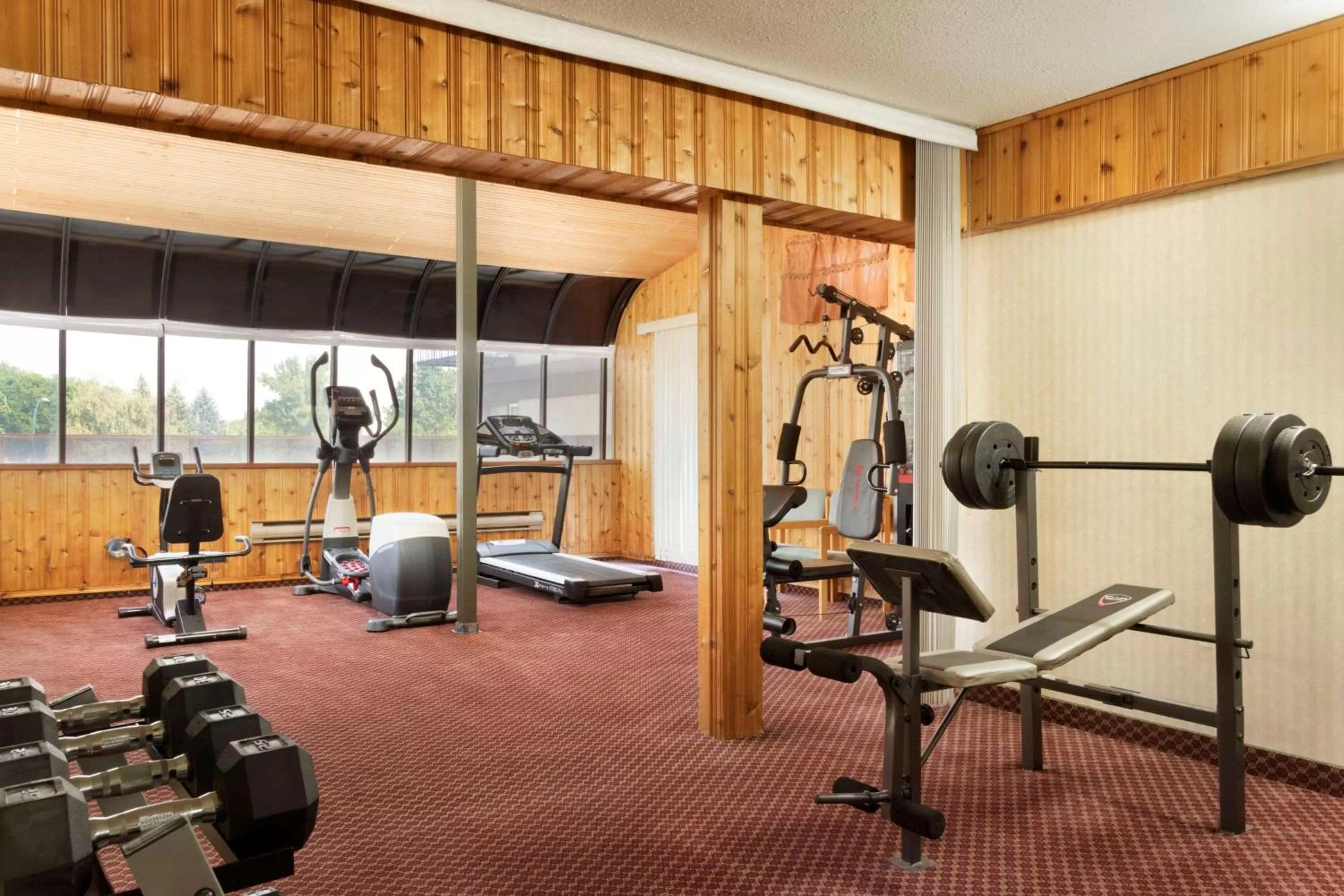 Fitness centre/facilities in Travelodge by Wyndham Lethbridge