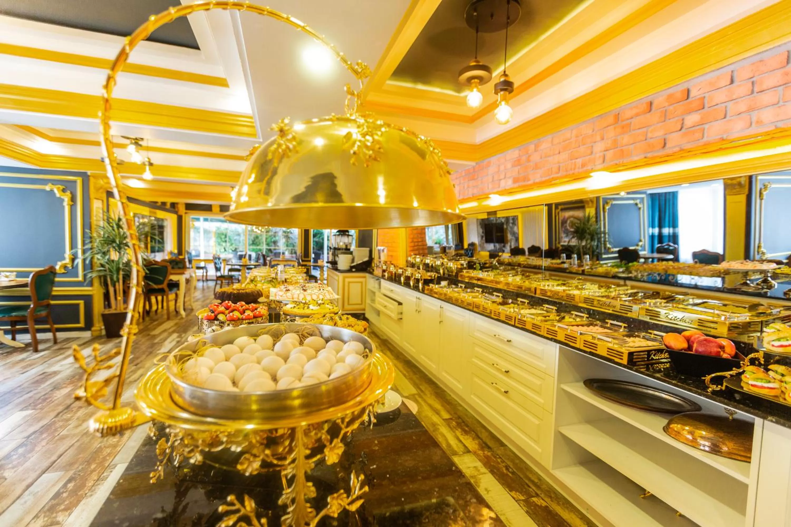 Restaurant/places to eat in Andalouse Otel