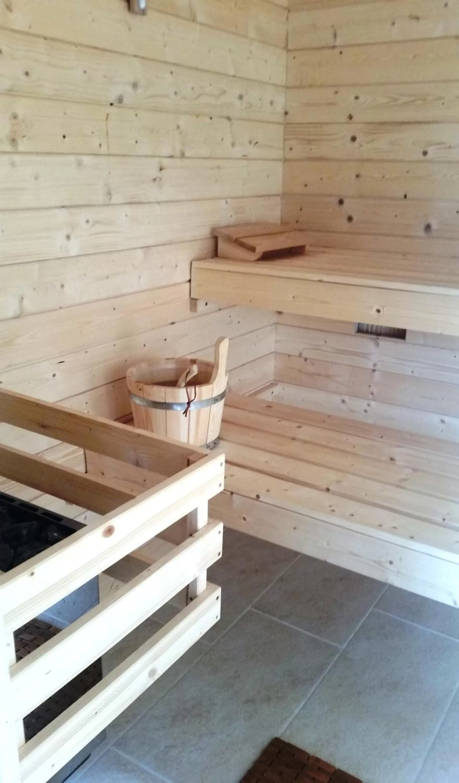 Communal lounge/ TV room in Neue Mühle Kleines Landhotel