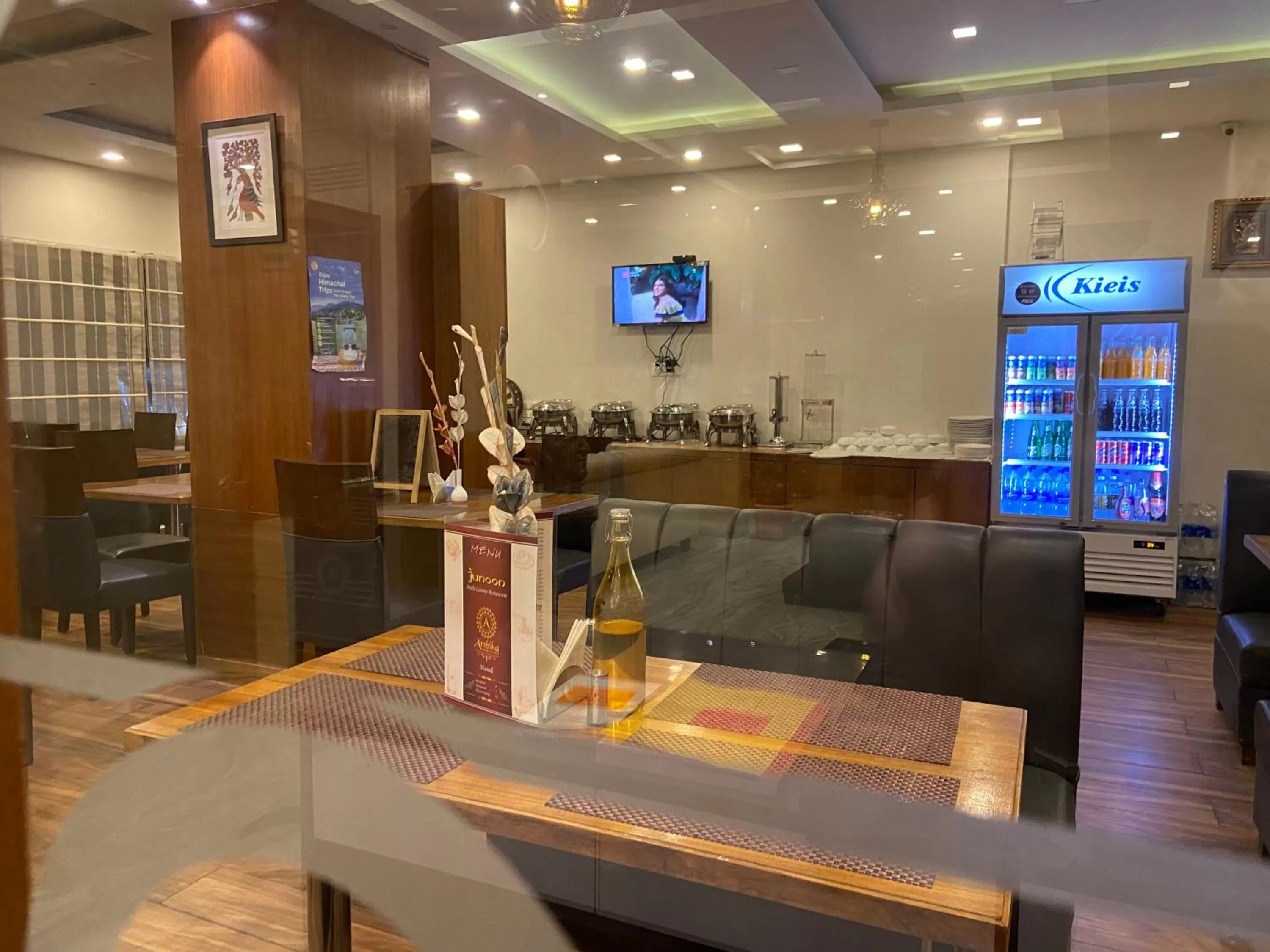 Restaurant/Places to Eat in Hotel Ambika Resort Manali