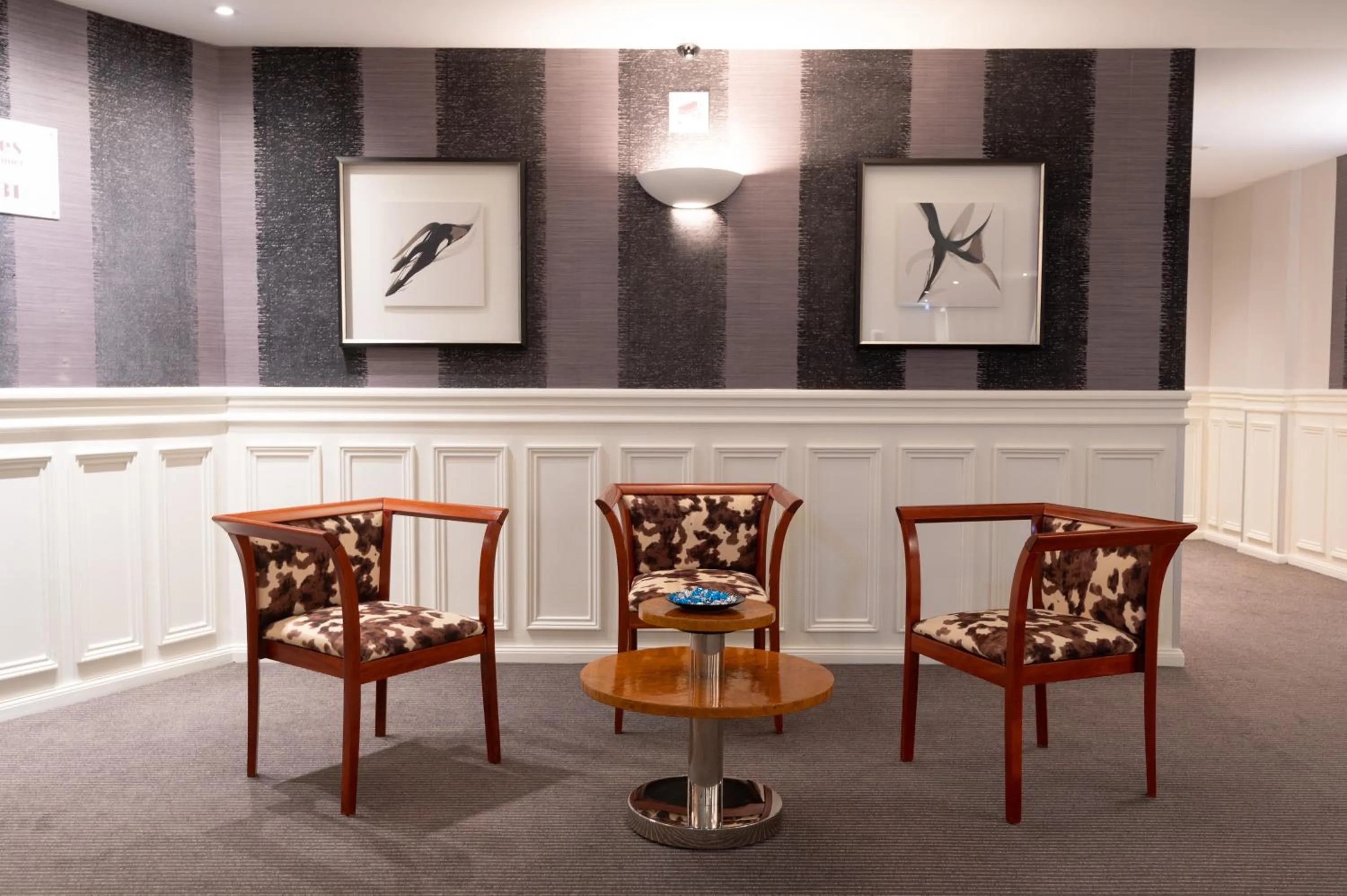 Seating area in Grand Hôtel Du Tonneau D'Or