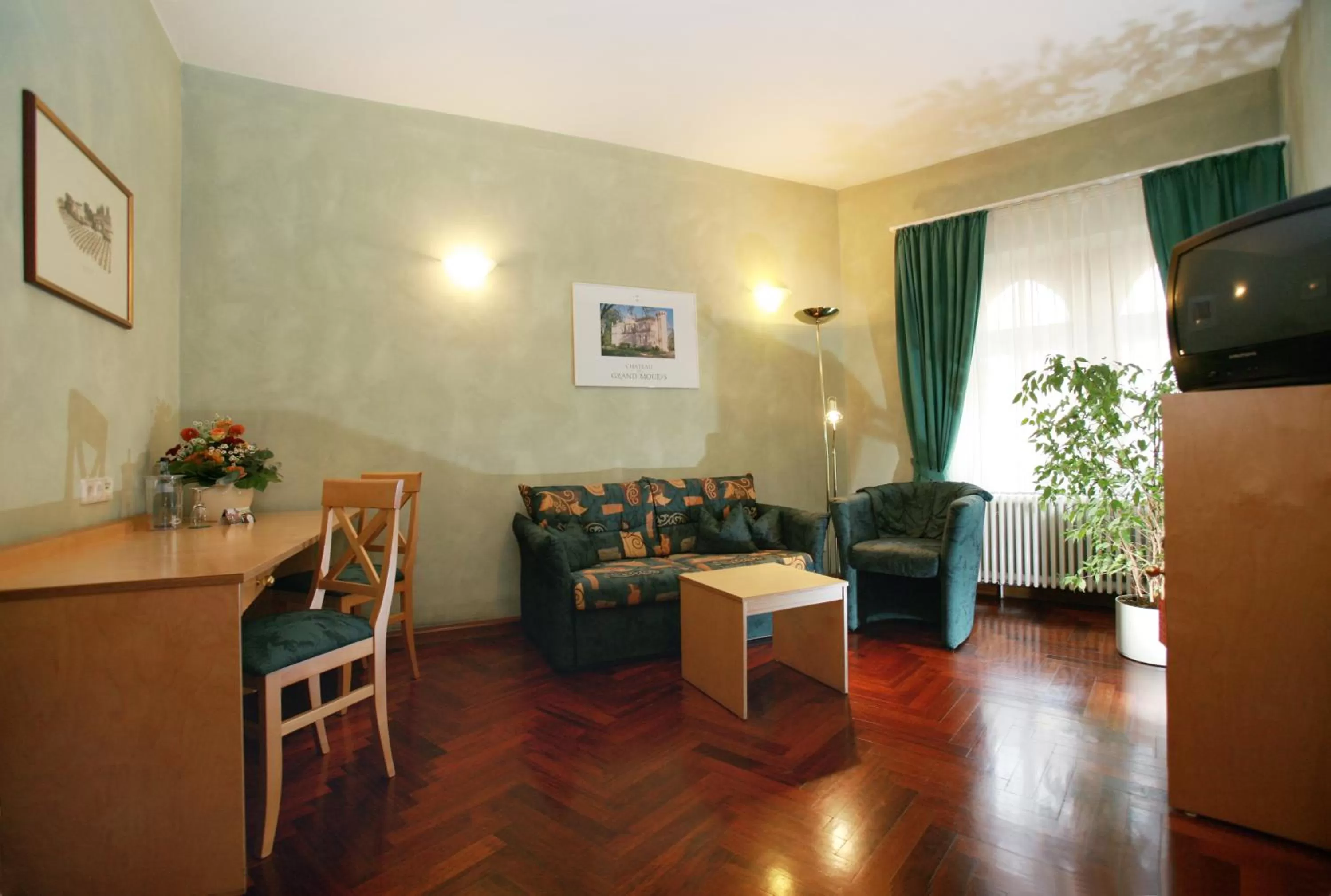 Photo of the whole room in Hotel Hoepfner Burghof