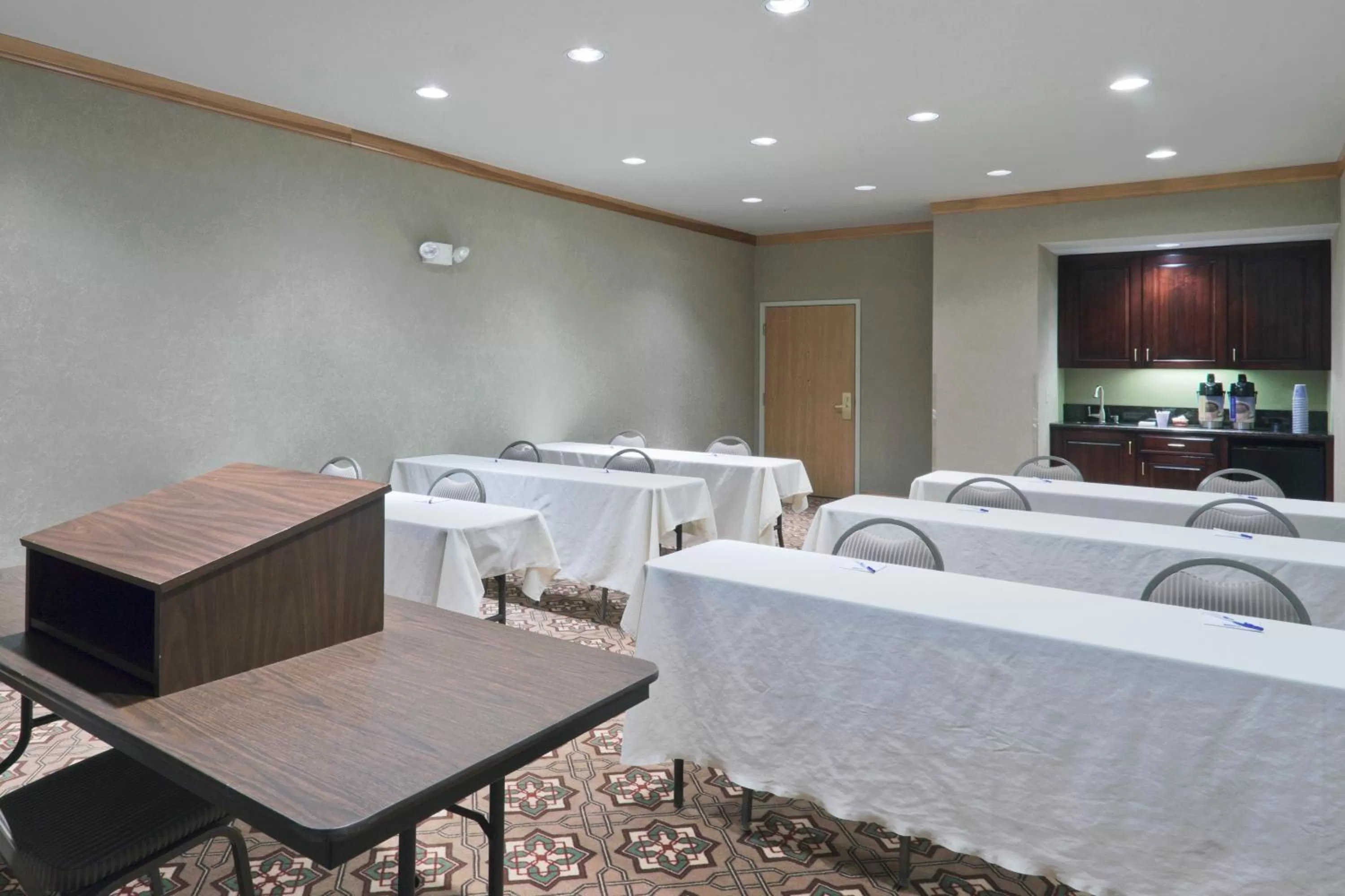 Meeting/conference room in Holiday Inn Express Greensburg by IHG