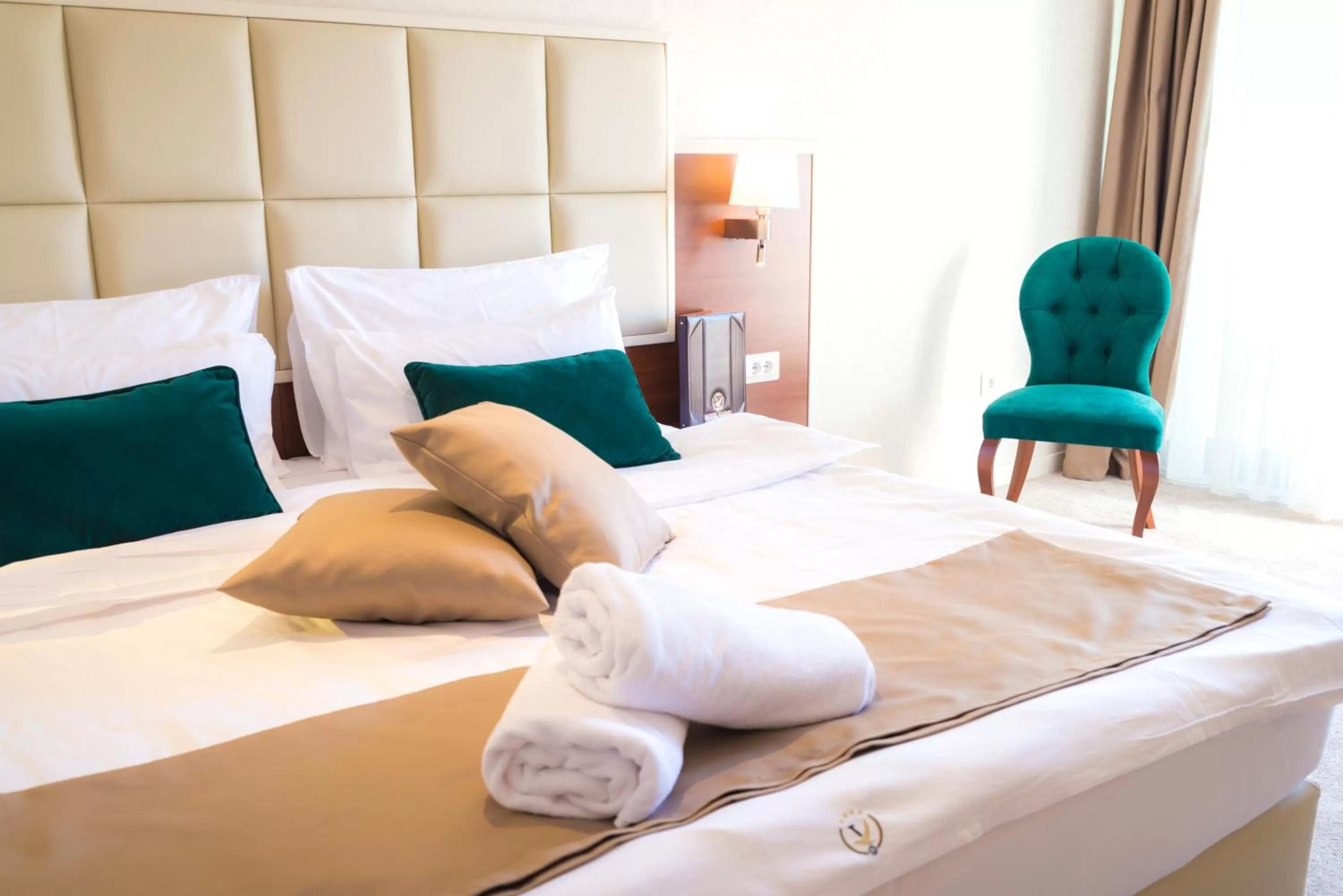 Bedroom, Bed in Hotel Kadmo by Aycon