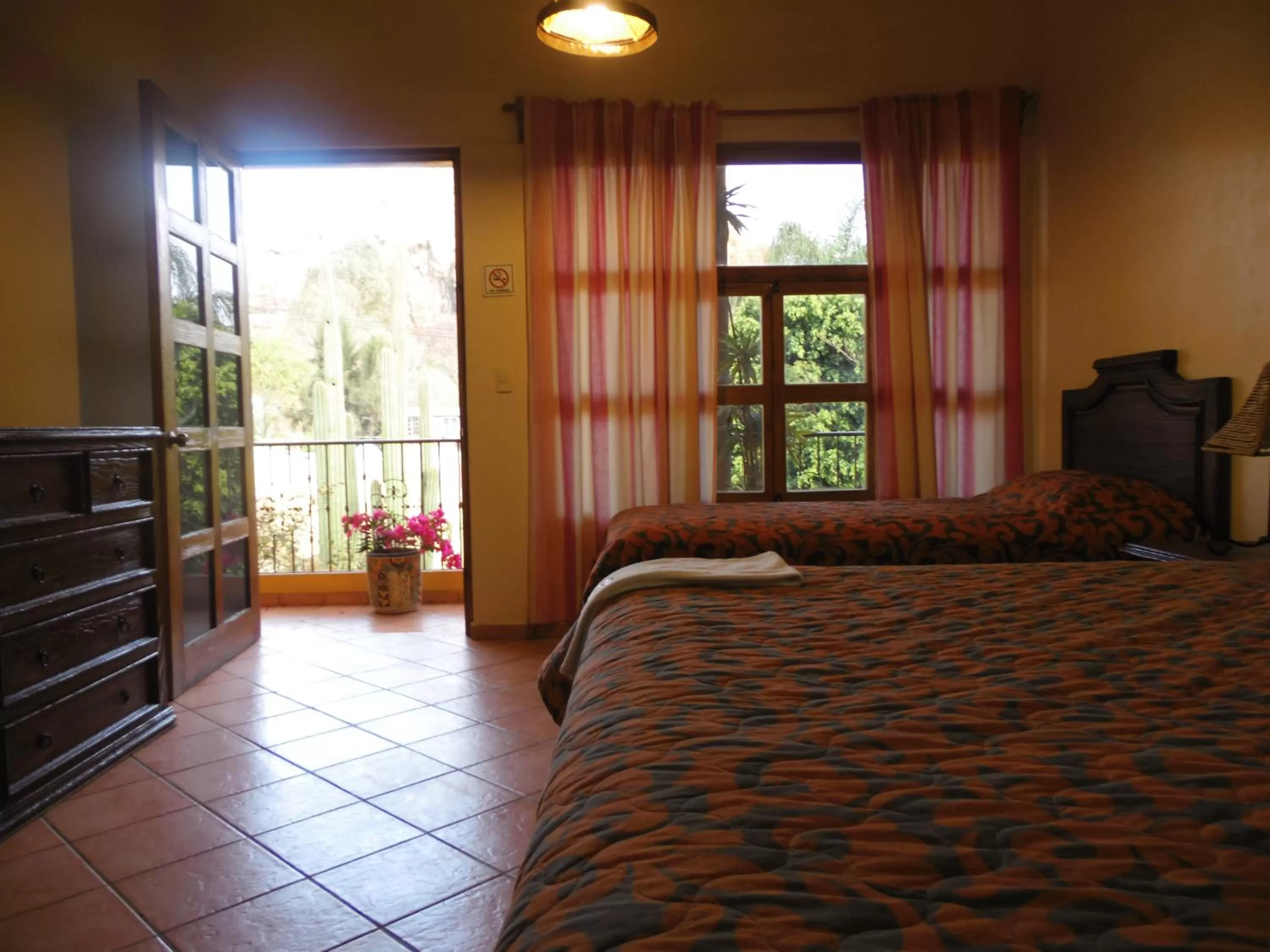 Bed in Hotel Plaza del Sol