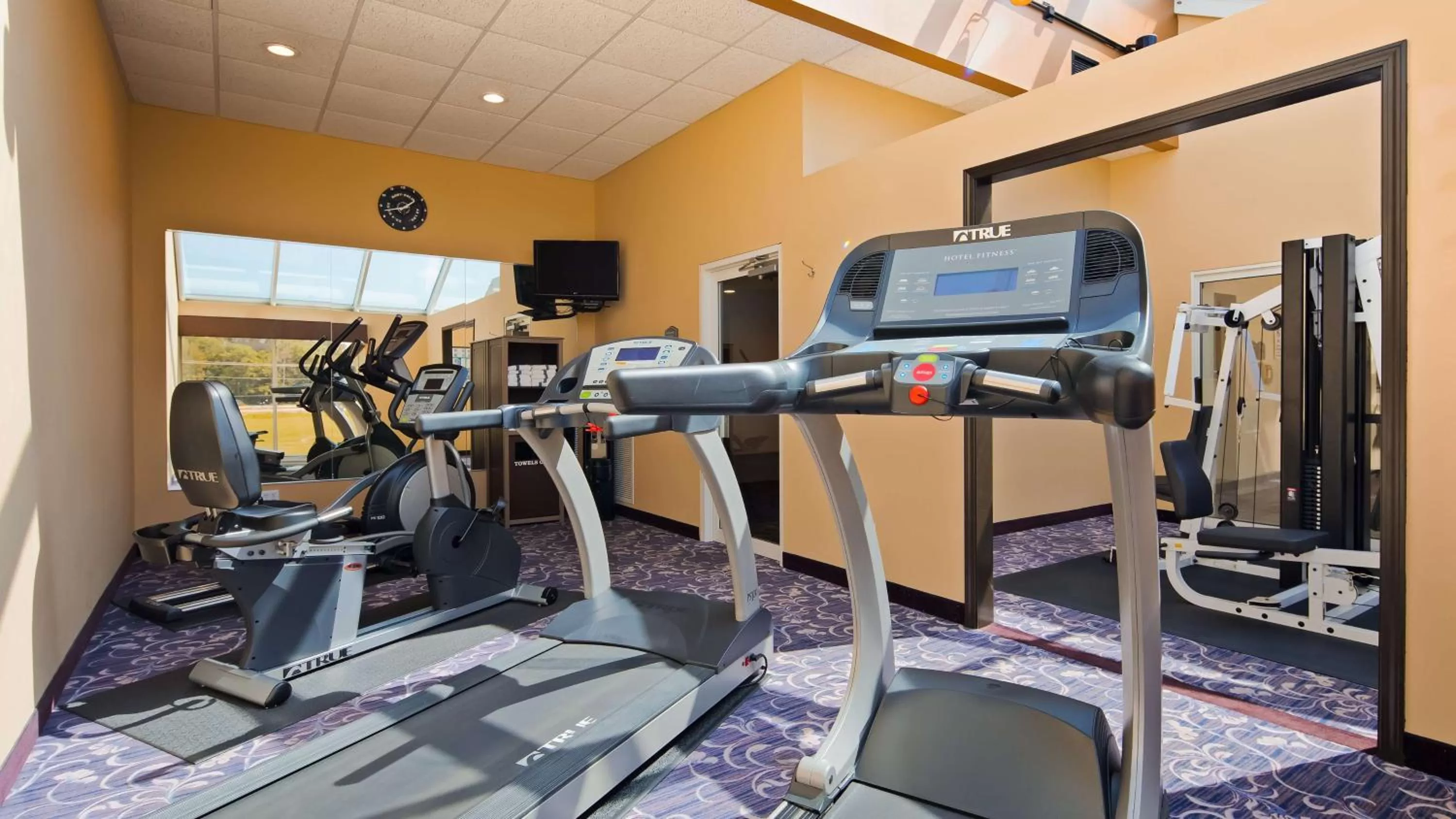 Fitness centre/facilities in Best Western Resort Hotel & Conference Center Portage