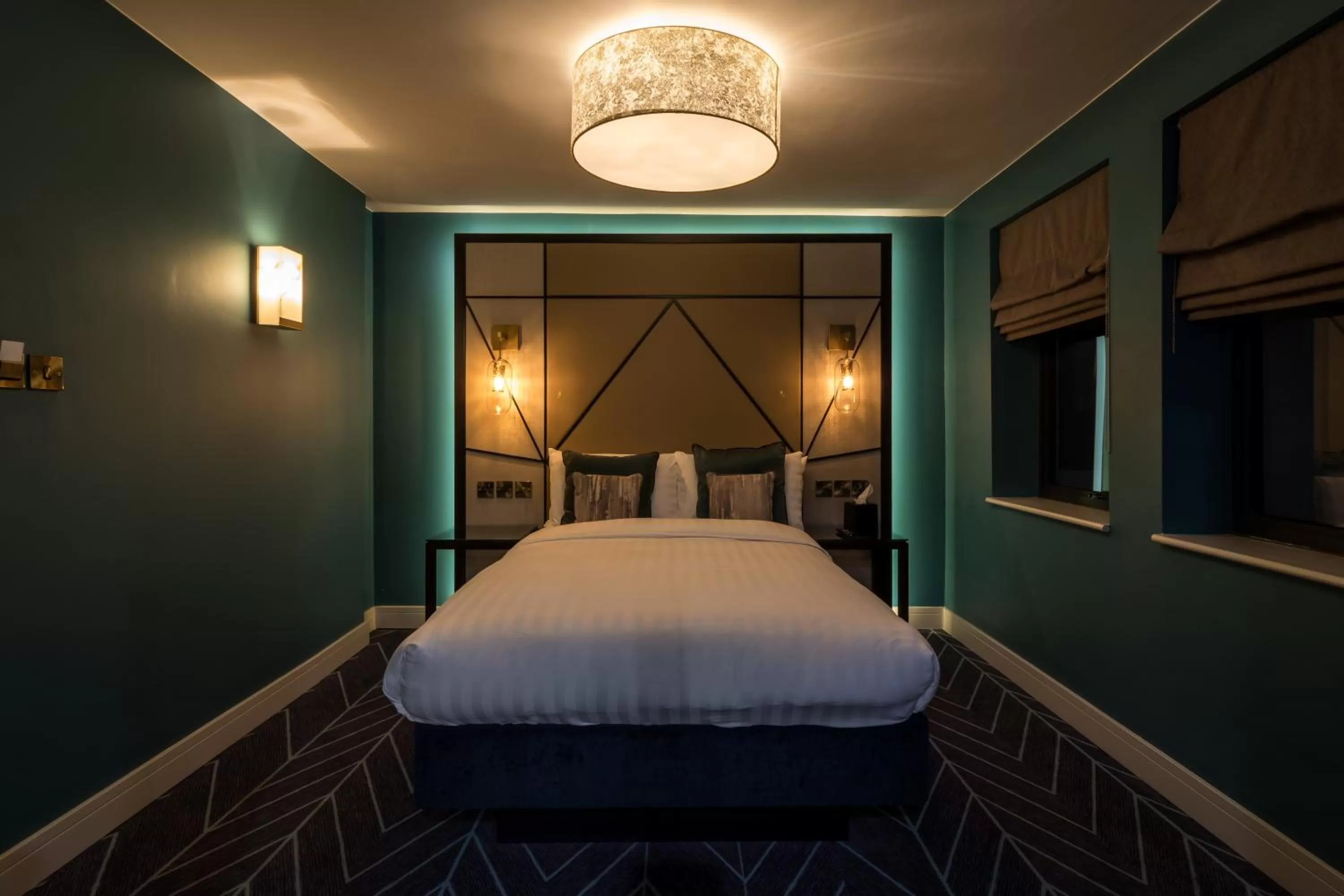 Bedroom, Bed in Seven Hotel