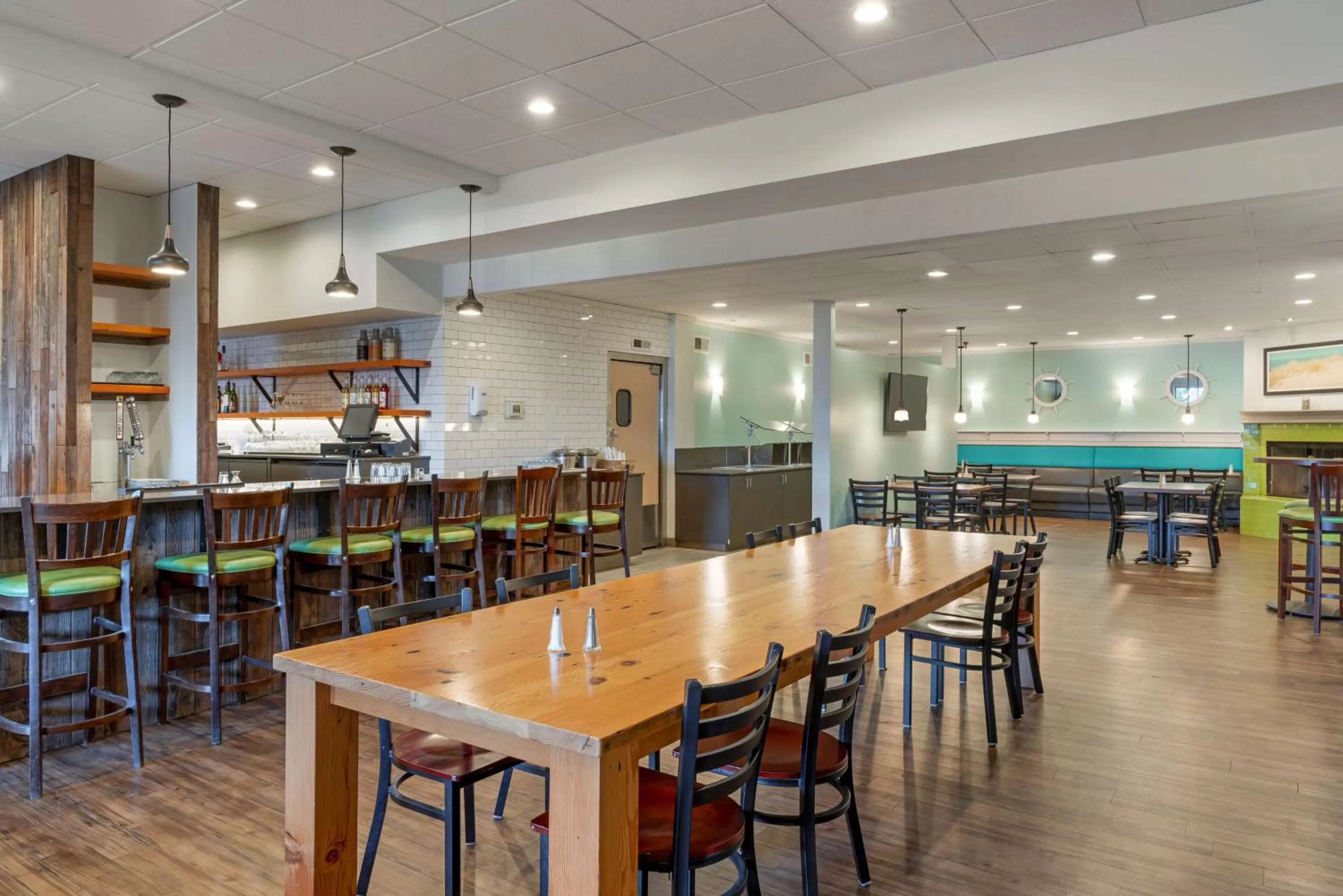 Breakfast in Best Western Plus Ocean View Resort