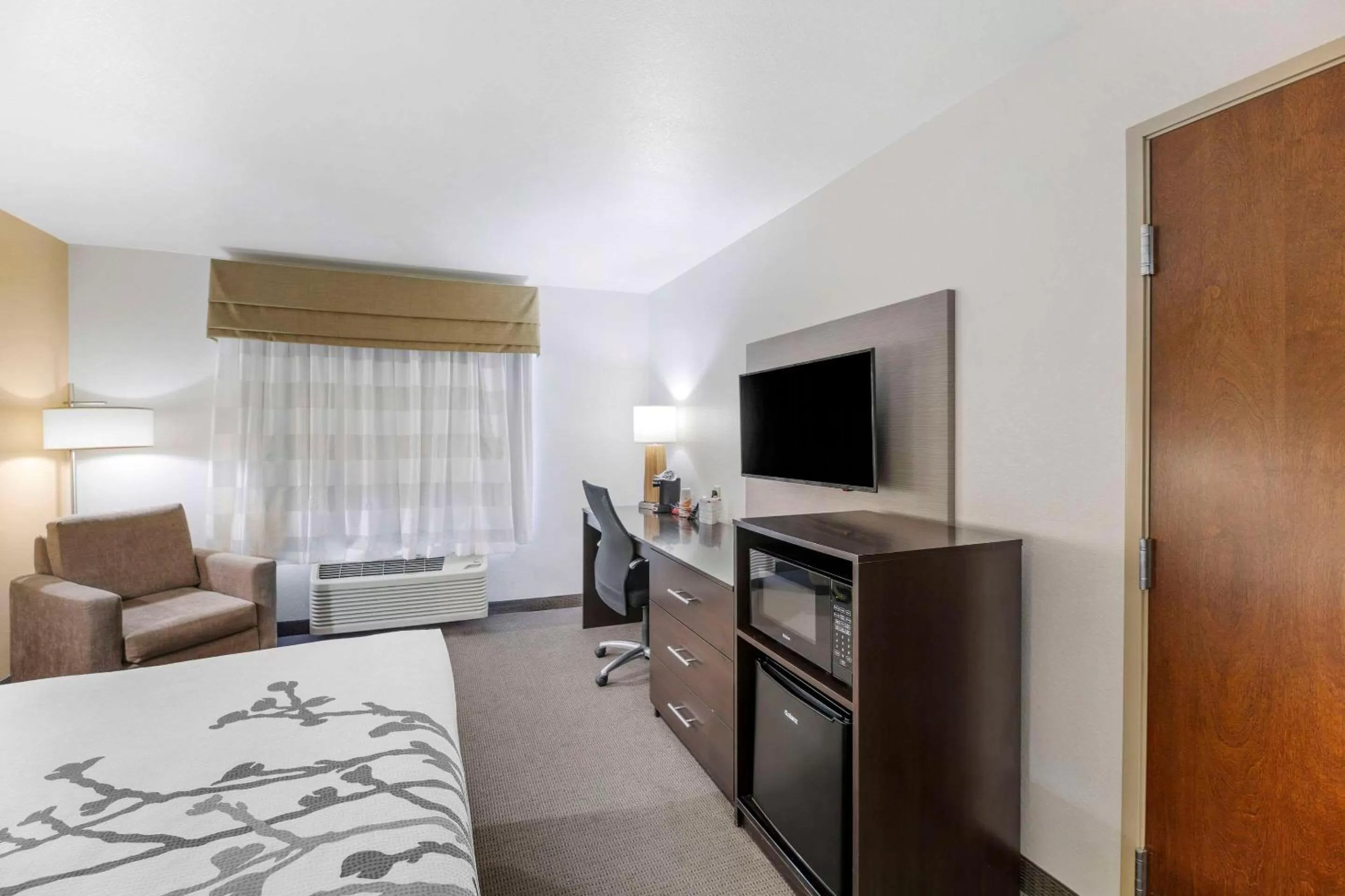 Bedroom, Bed in Sleep Inn & Suites Carlsbad Caverns Area