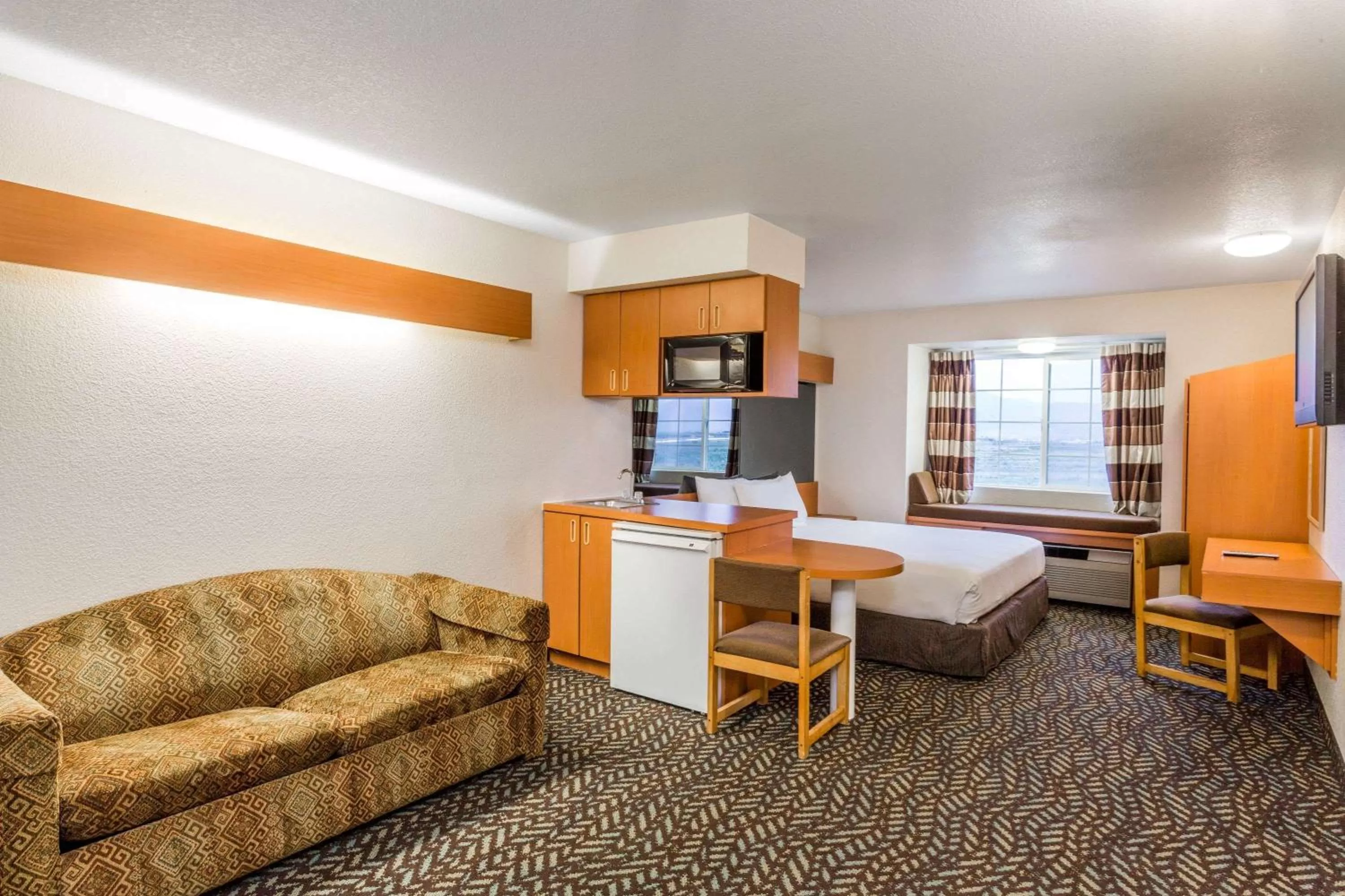 Photo of the whole room, Bed in Microtel Inn & Suites by Wyndham Salt Lake City Airport