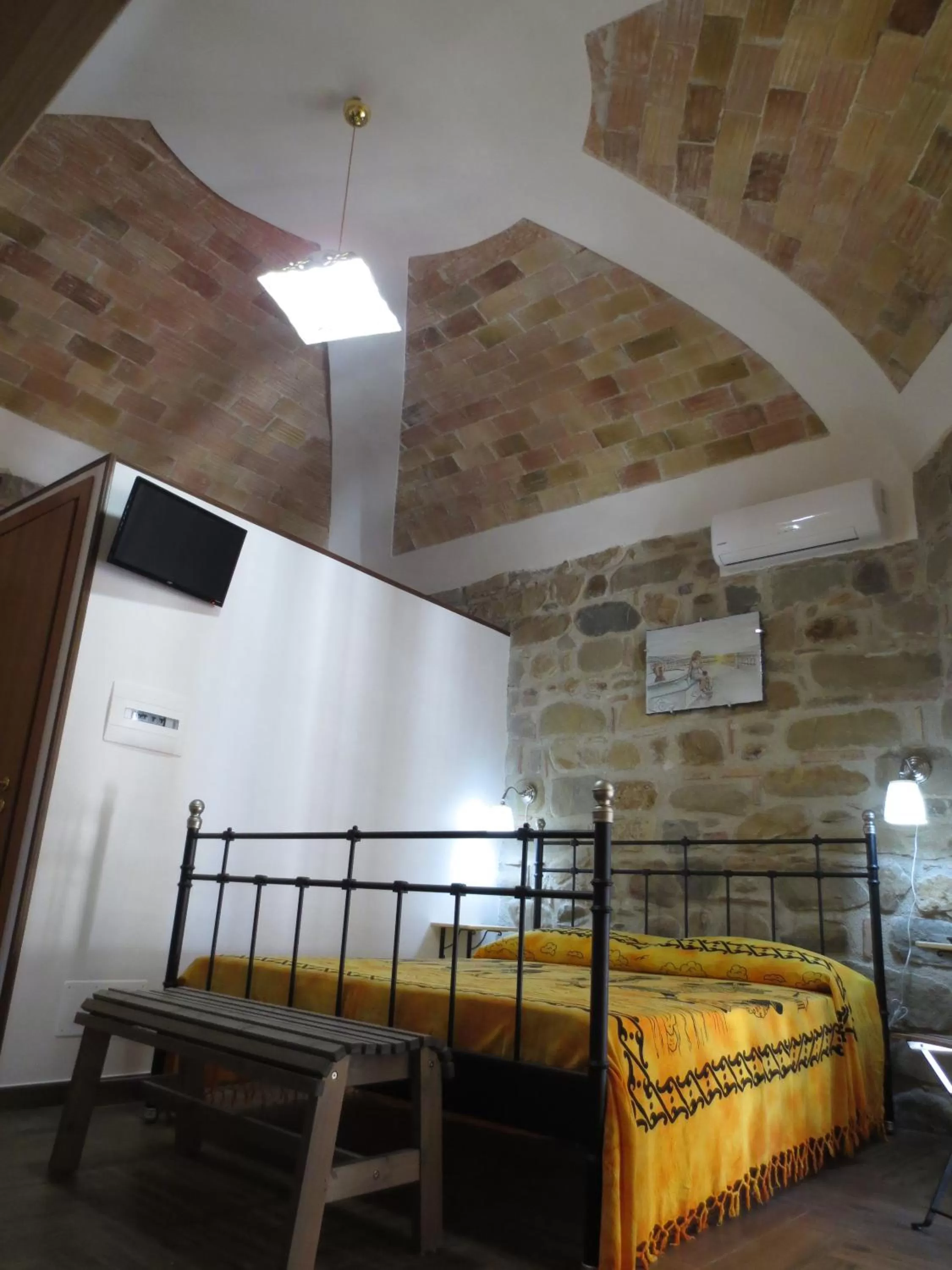 Bed, Bunk Bed in Aurora Bed and Breakfast