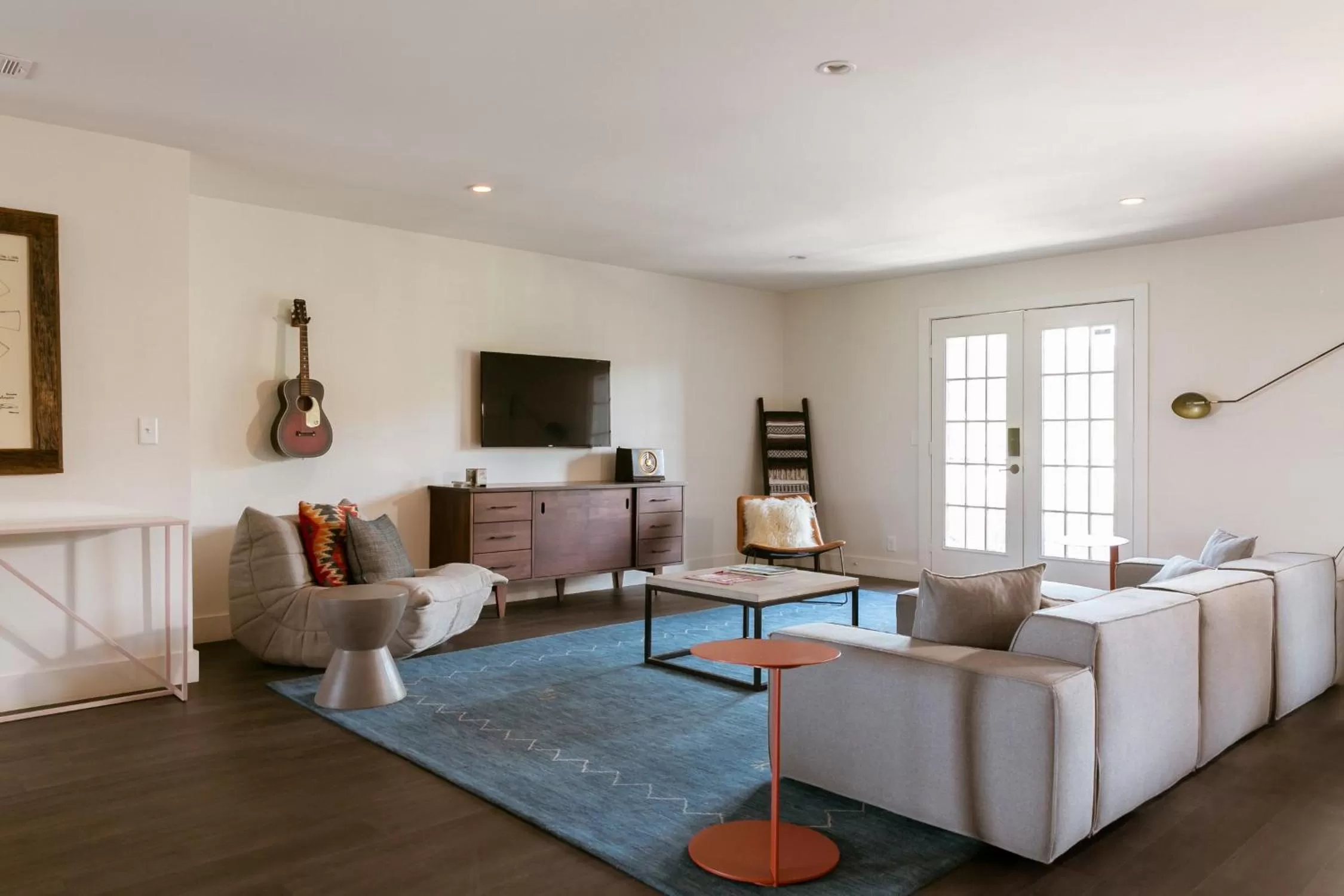 Living room in Bode Nashville