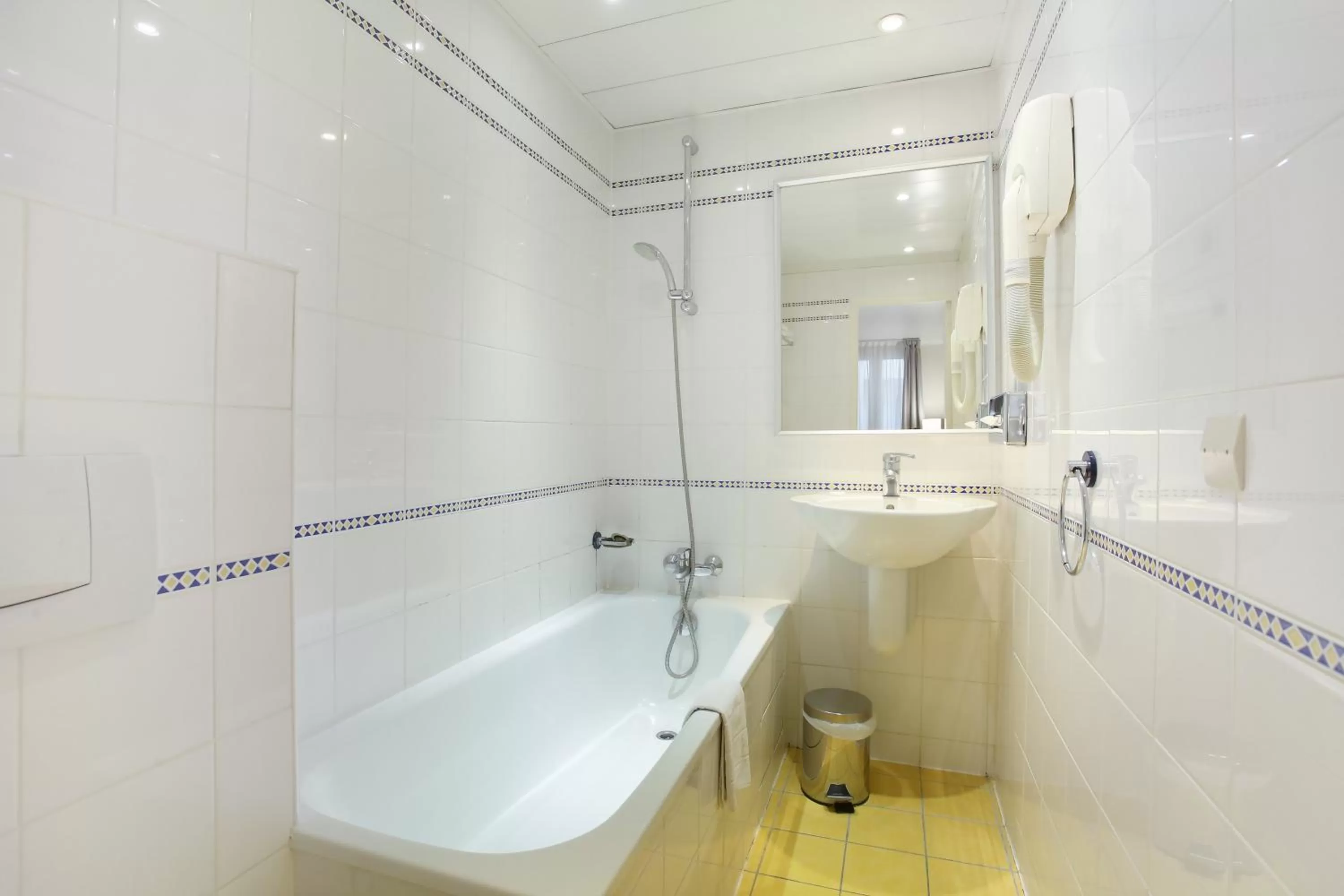 Bathroom in Hotel Lautrec Opera