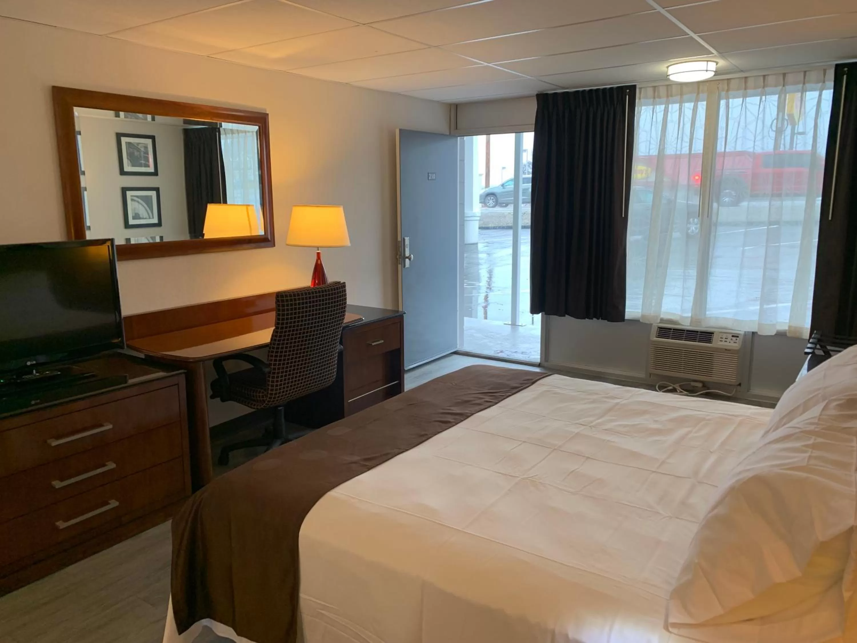 Bed in The Branson Welcome Inn