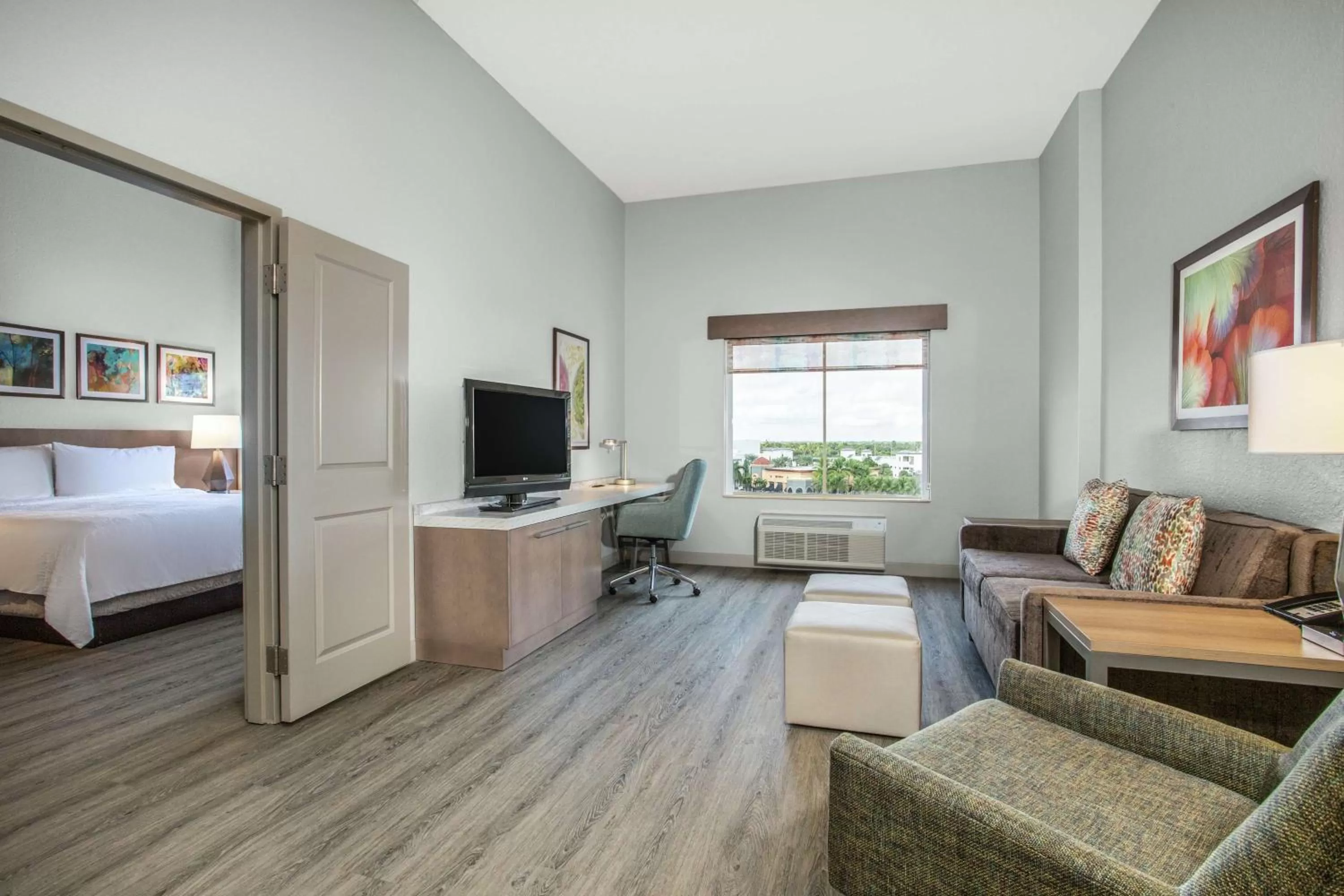 Bedroom, Bed in Hilton Garden Inn Palm Beach Gardens