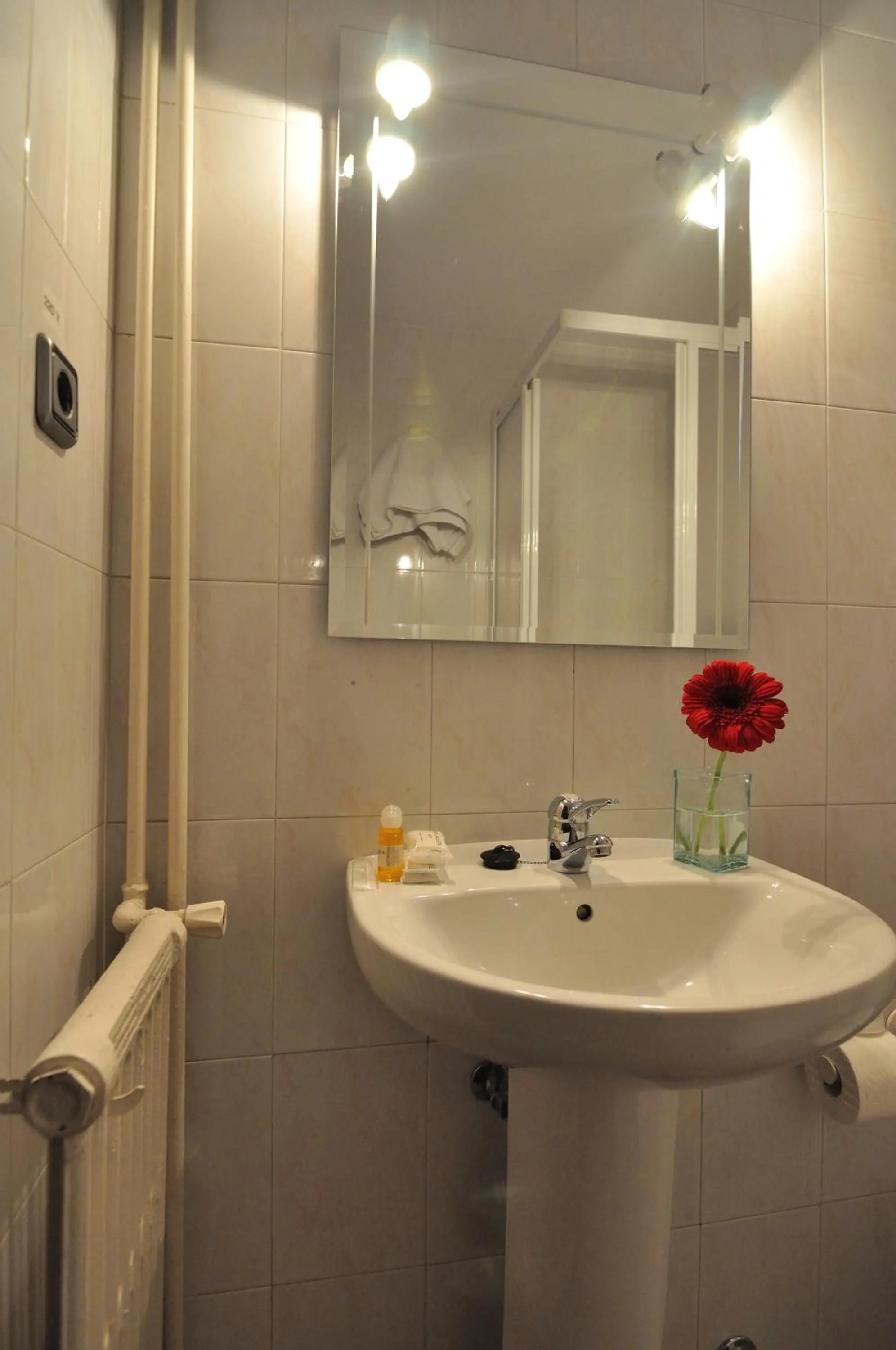 Bathroom in Hostal Ballesta