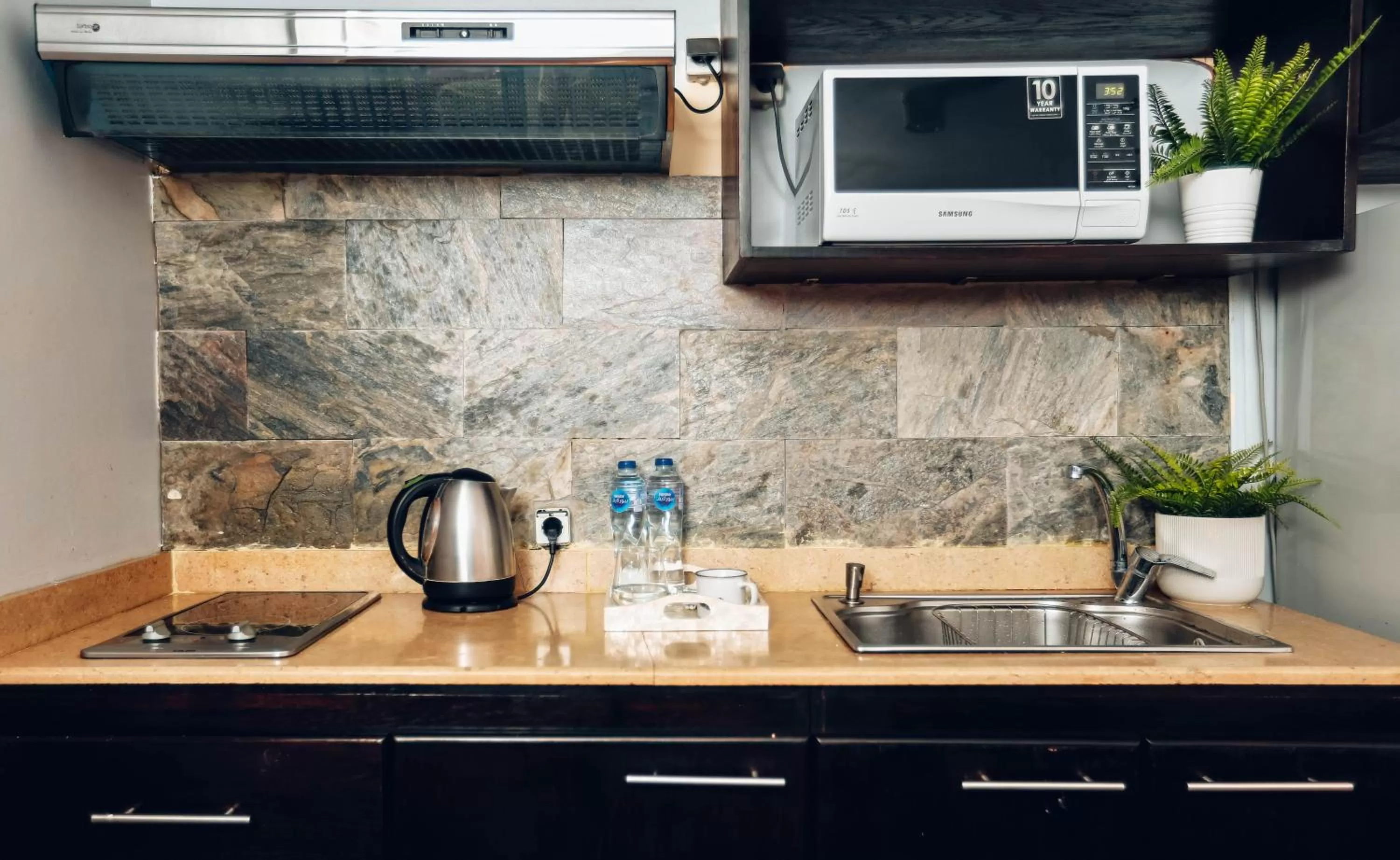 Coffee/tea facilities in NewCity Hotel & Suites