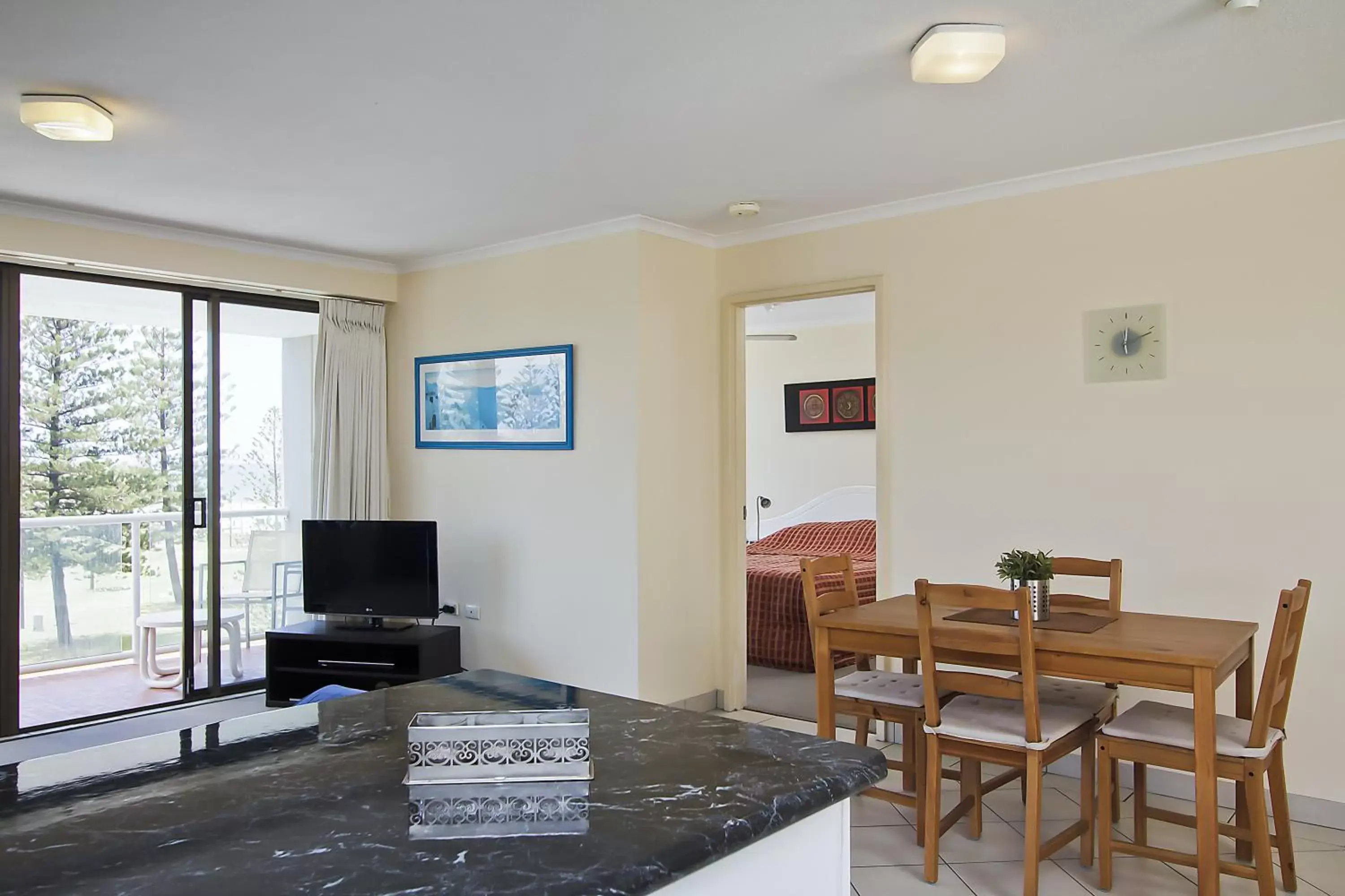 One-Bedroom Apartment in South Pacific Plaza - Official One-Bedroom Apartment in South Pacific Plaza - Official