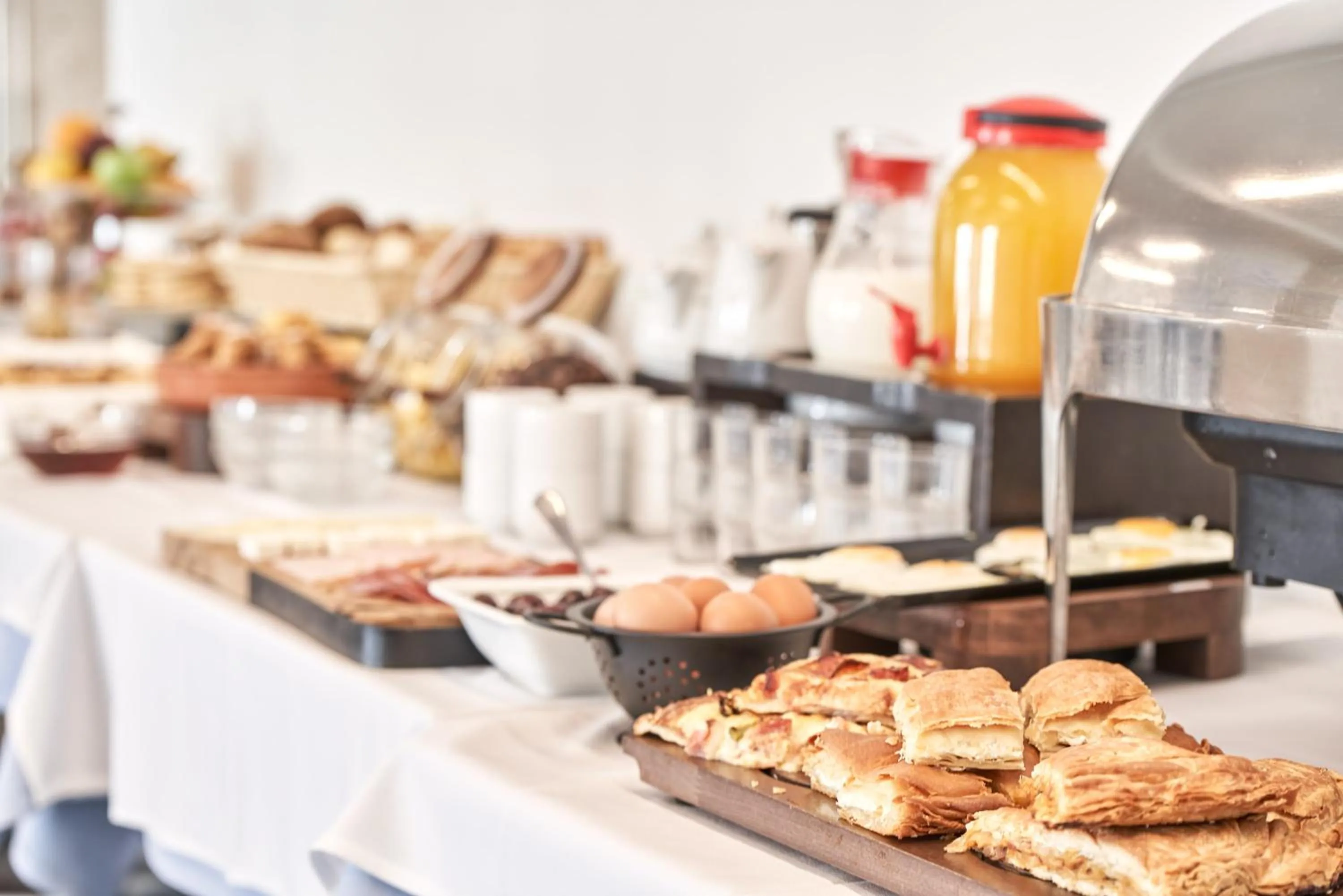 Buffet breakfast in Mediterranee