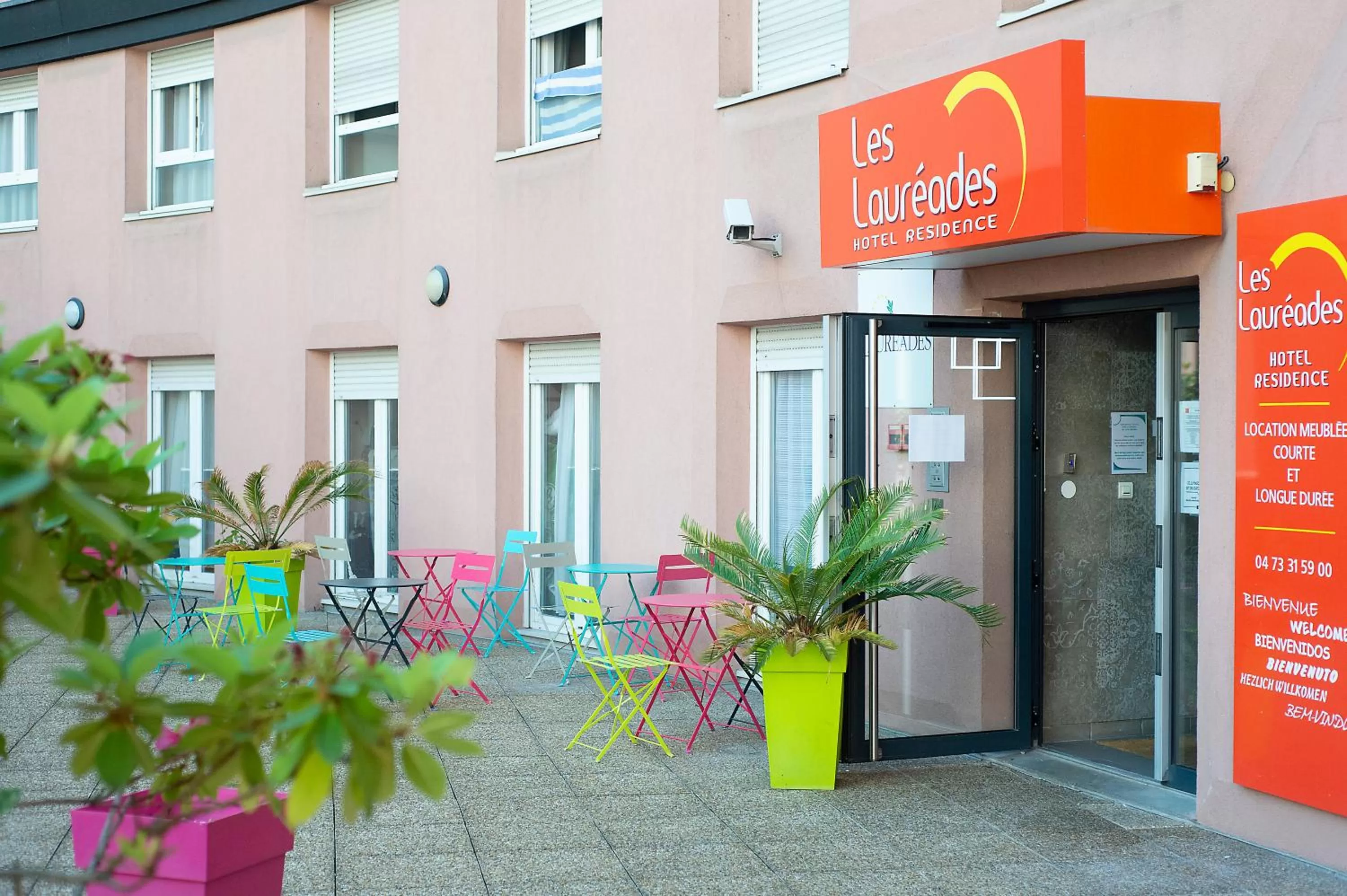Facade/entrance in Hôtel et Résidence Les Lauréades Clermont-Ferrand Centre Jaude