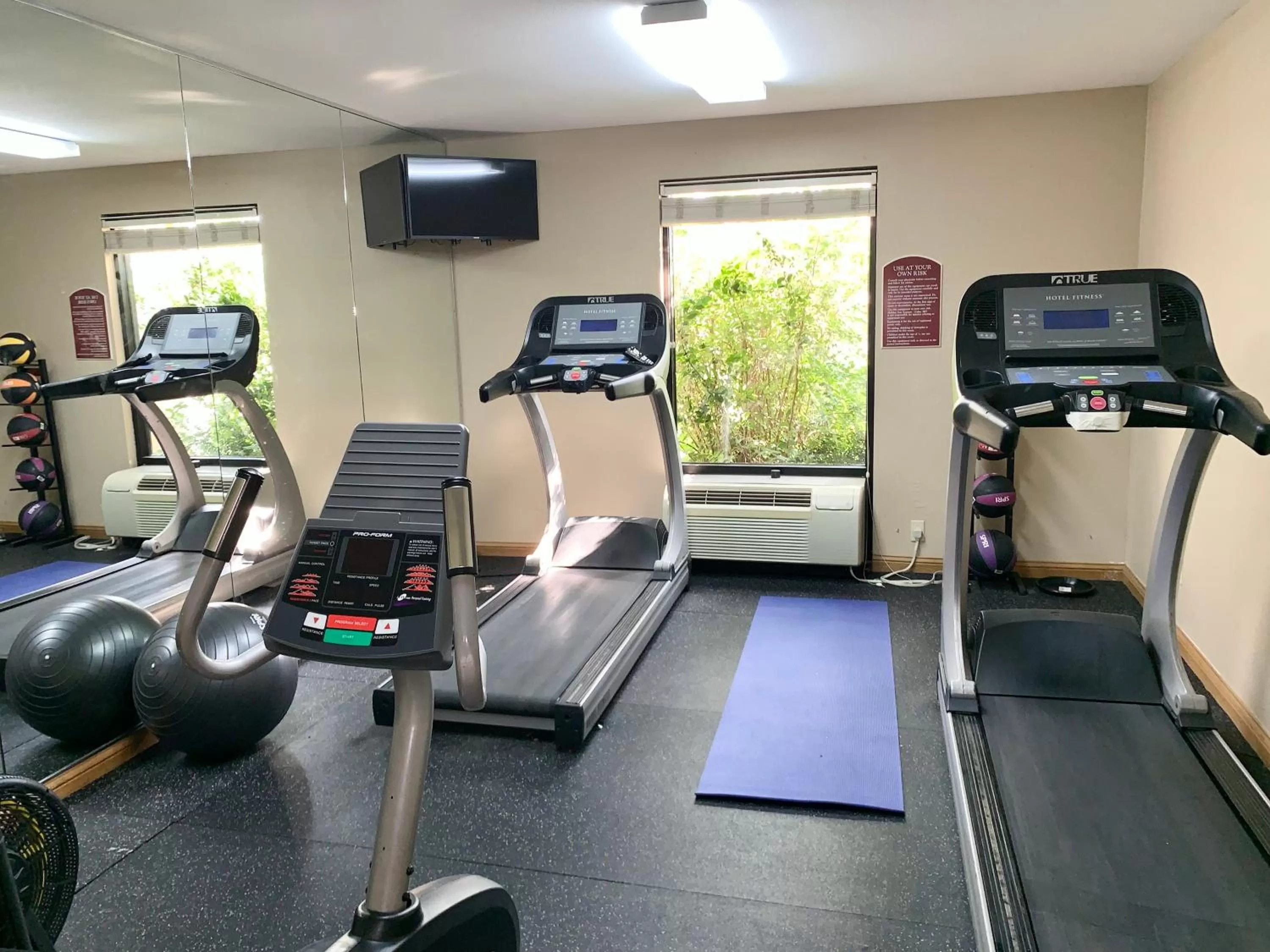 Fitness centre/facilities in Days Inn & Suites by Wyndham Cuba