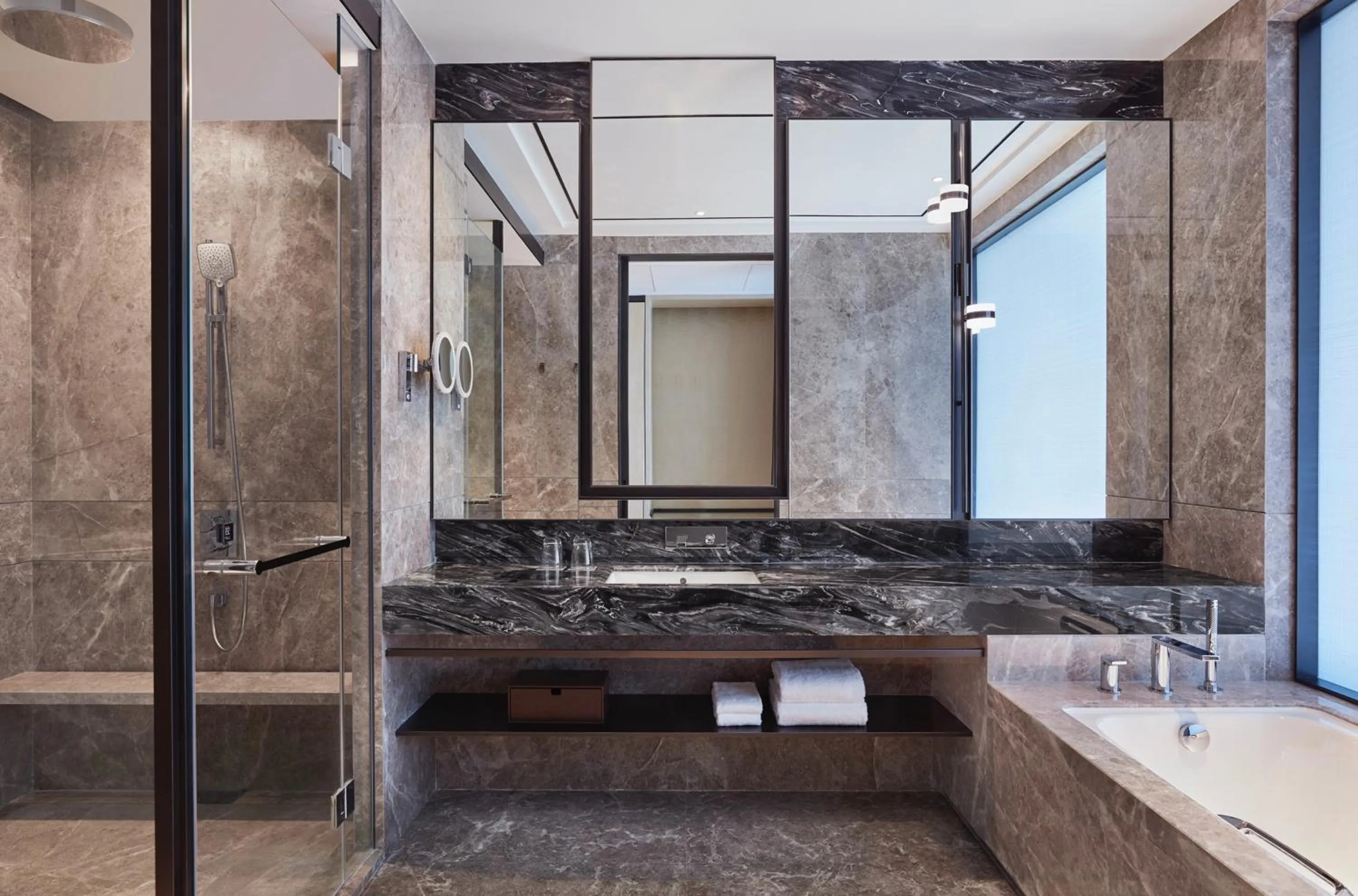 Hot Tub in Sheraton Shanghai Fengxian