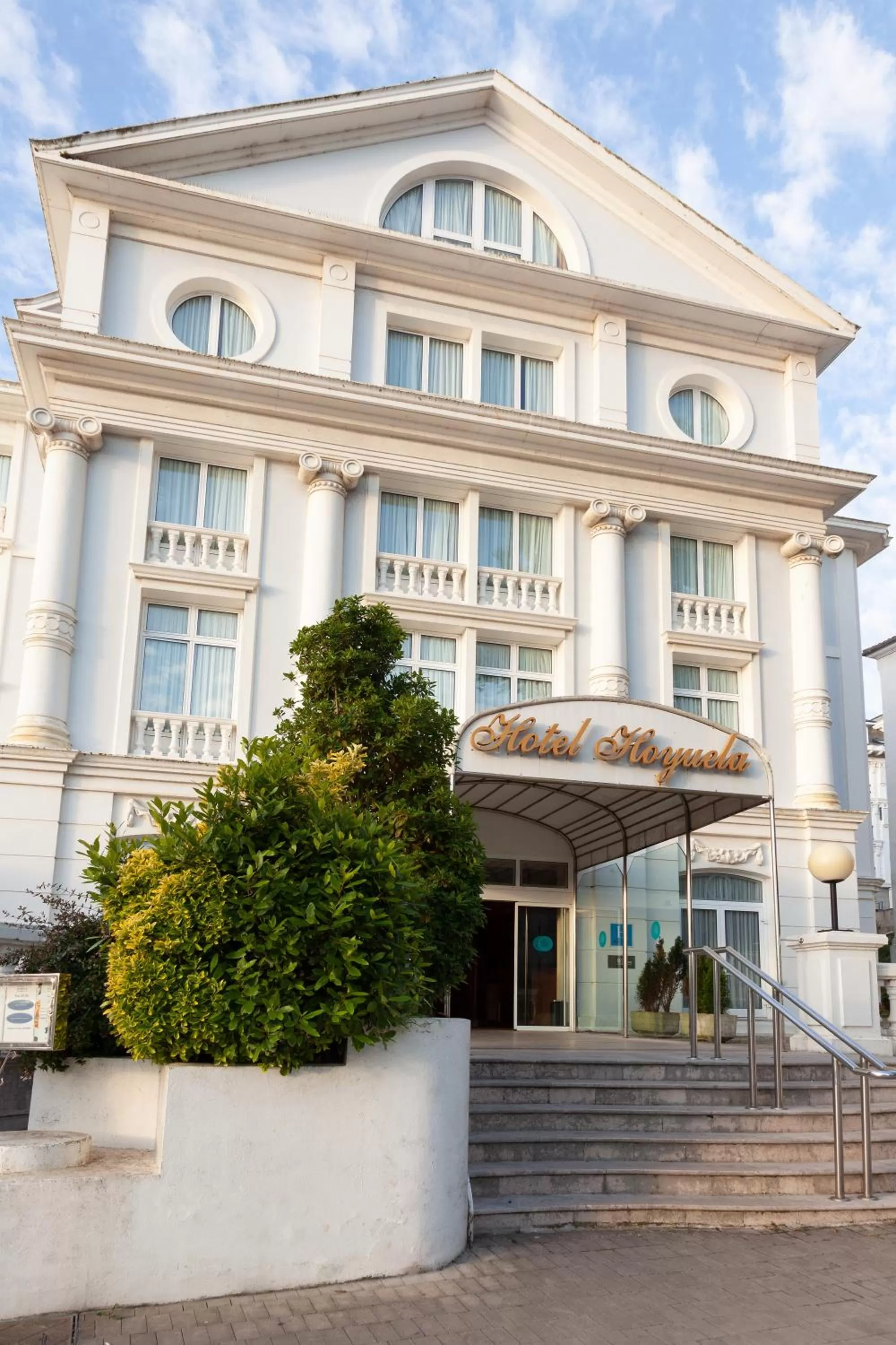 Property building in Hotel Hoyuela