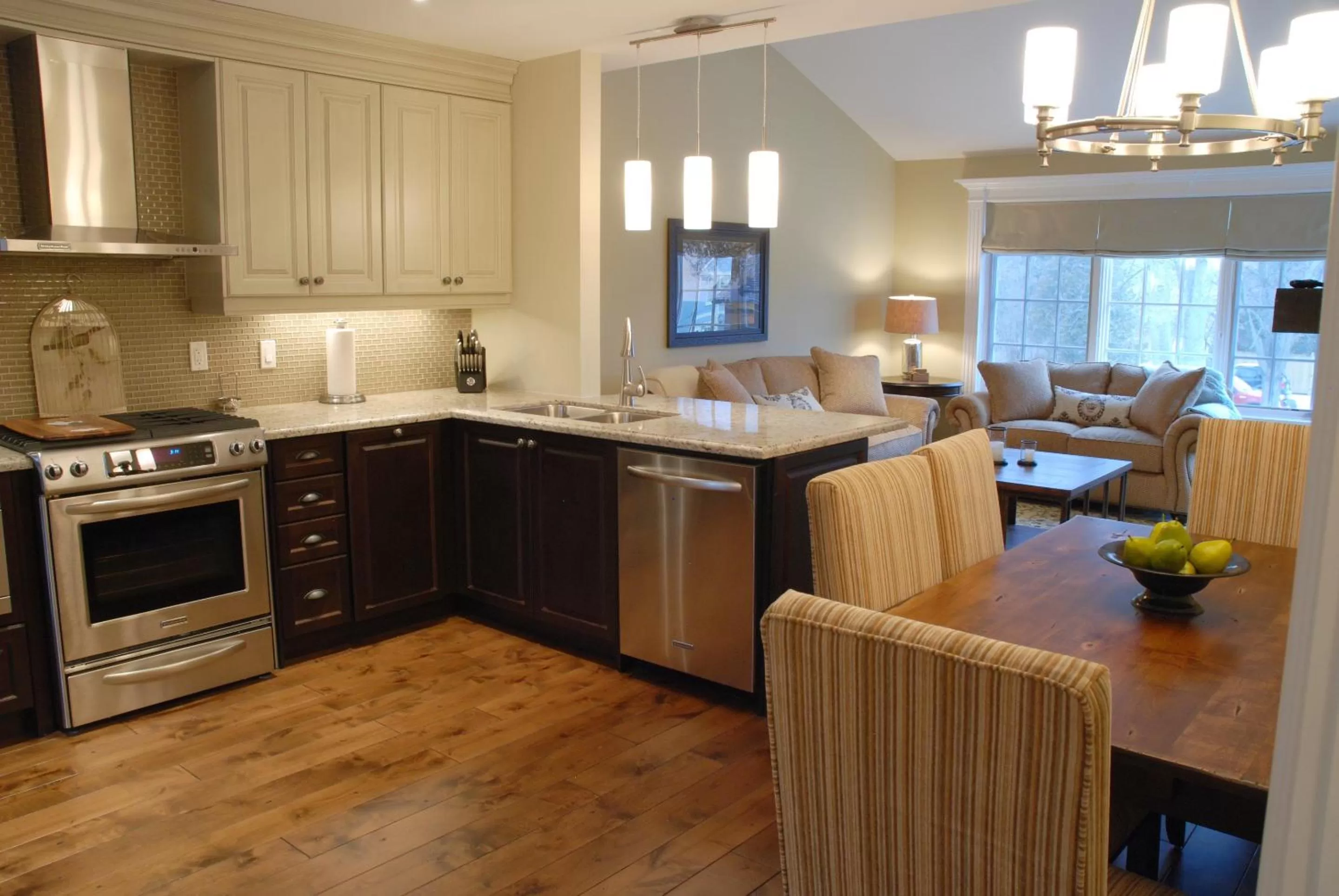 Kitchen or kitchenette in 124 on Queen Hotel & Spa