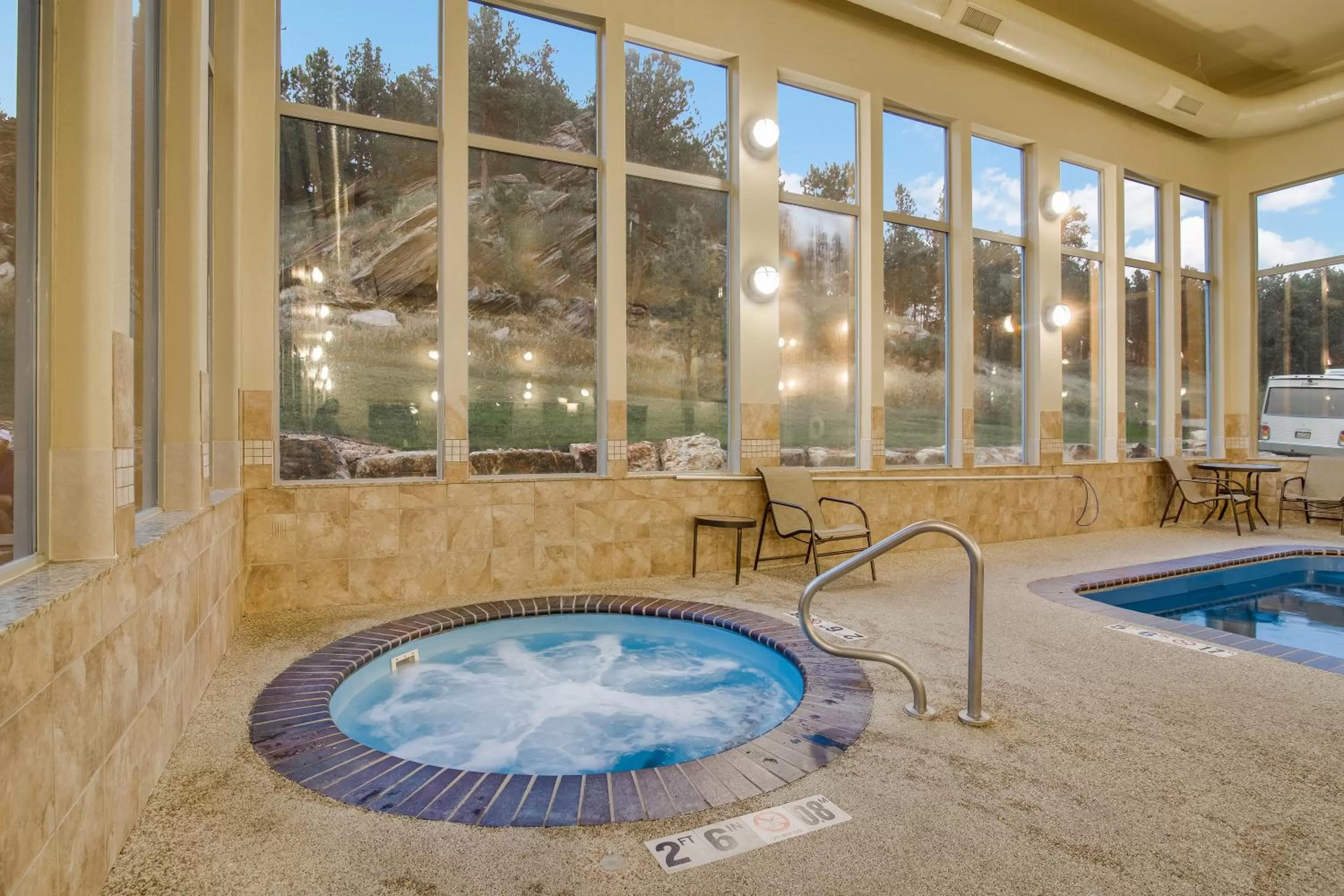 Hot Tub in Holiday Inn Express & Suites Custer-Mt Rushmore