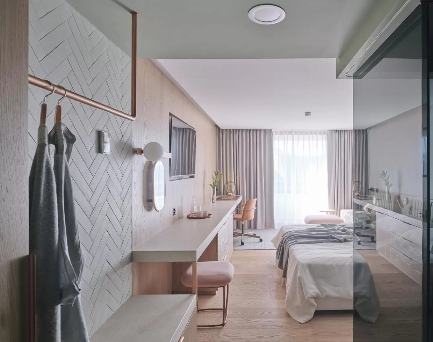 Bedroom, Bed in Swissôtel Kursaal Bern