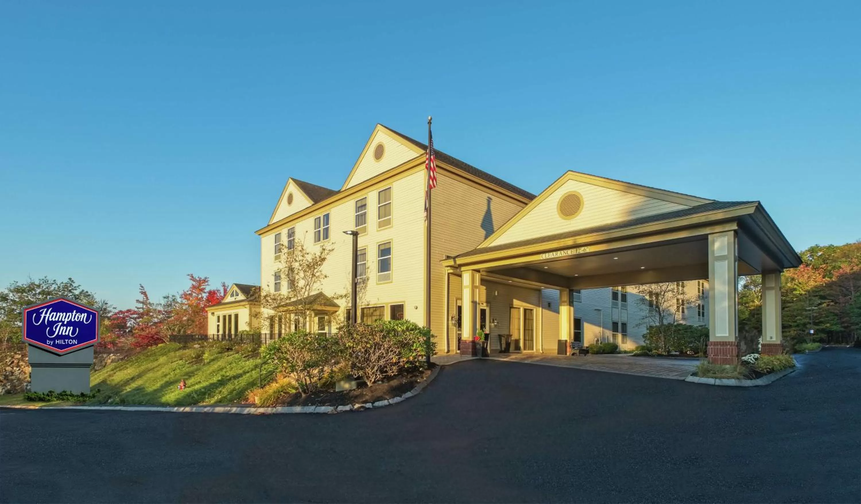 Property building in Hampton Inn Freeport/Brunswick