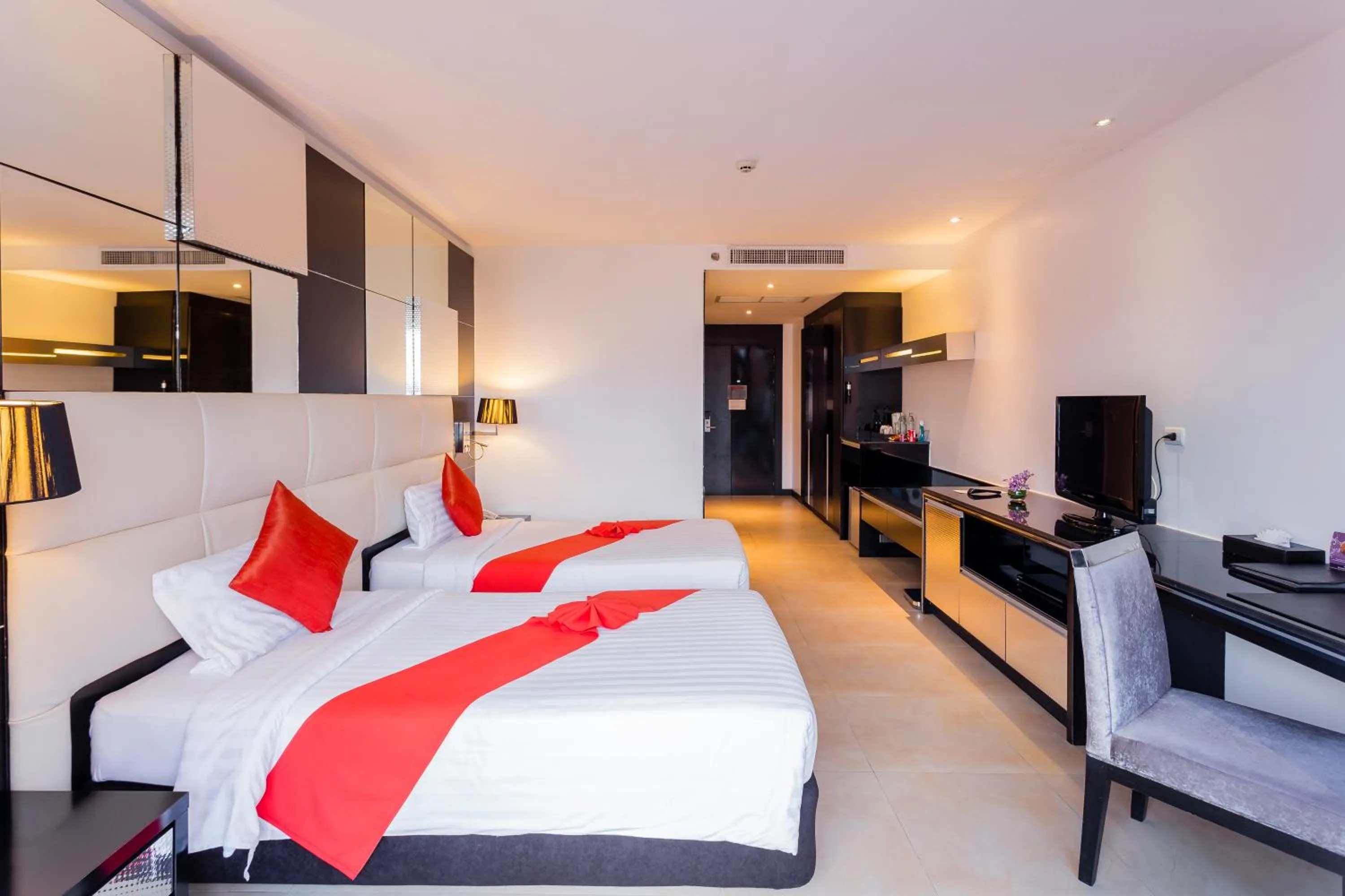 Photo of the whole room, Bed in Nova Platinum Hotel