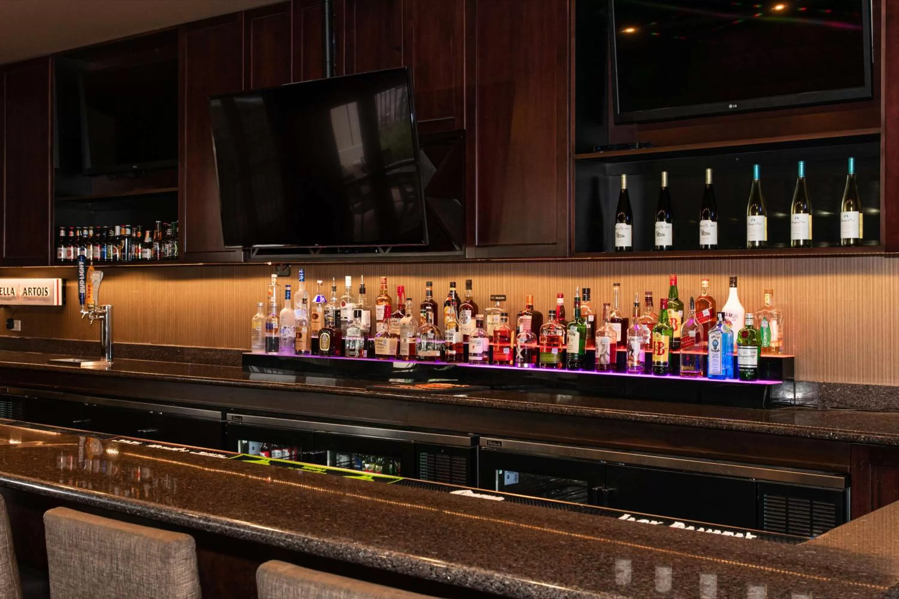Lounge or bar in Hilton Garden Inn Midland