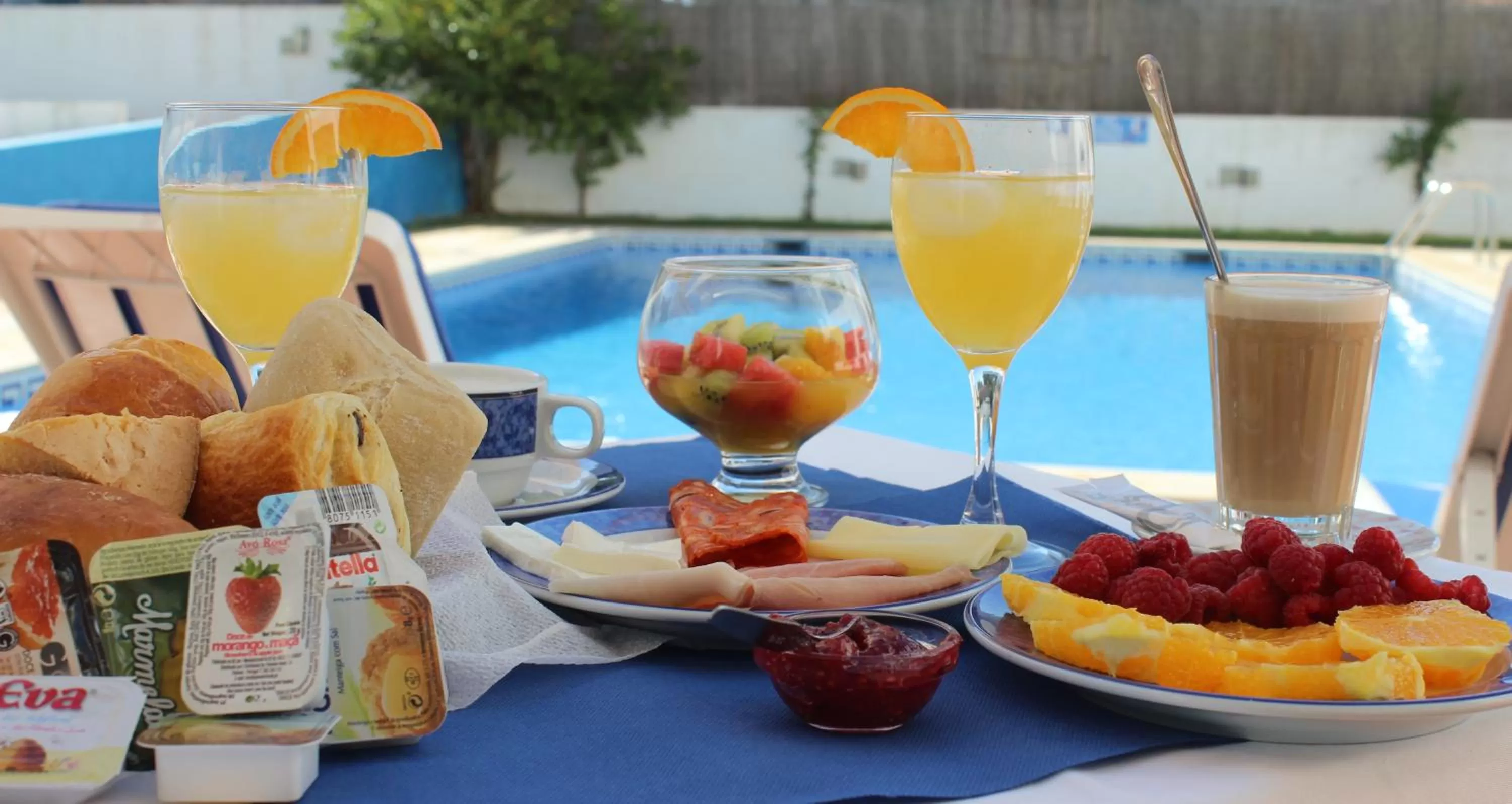 Food and drinks in Vicentina Hotel