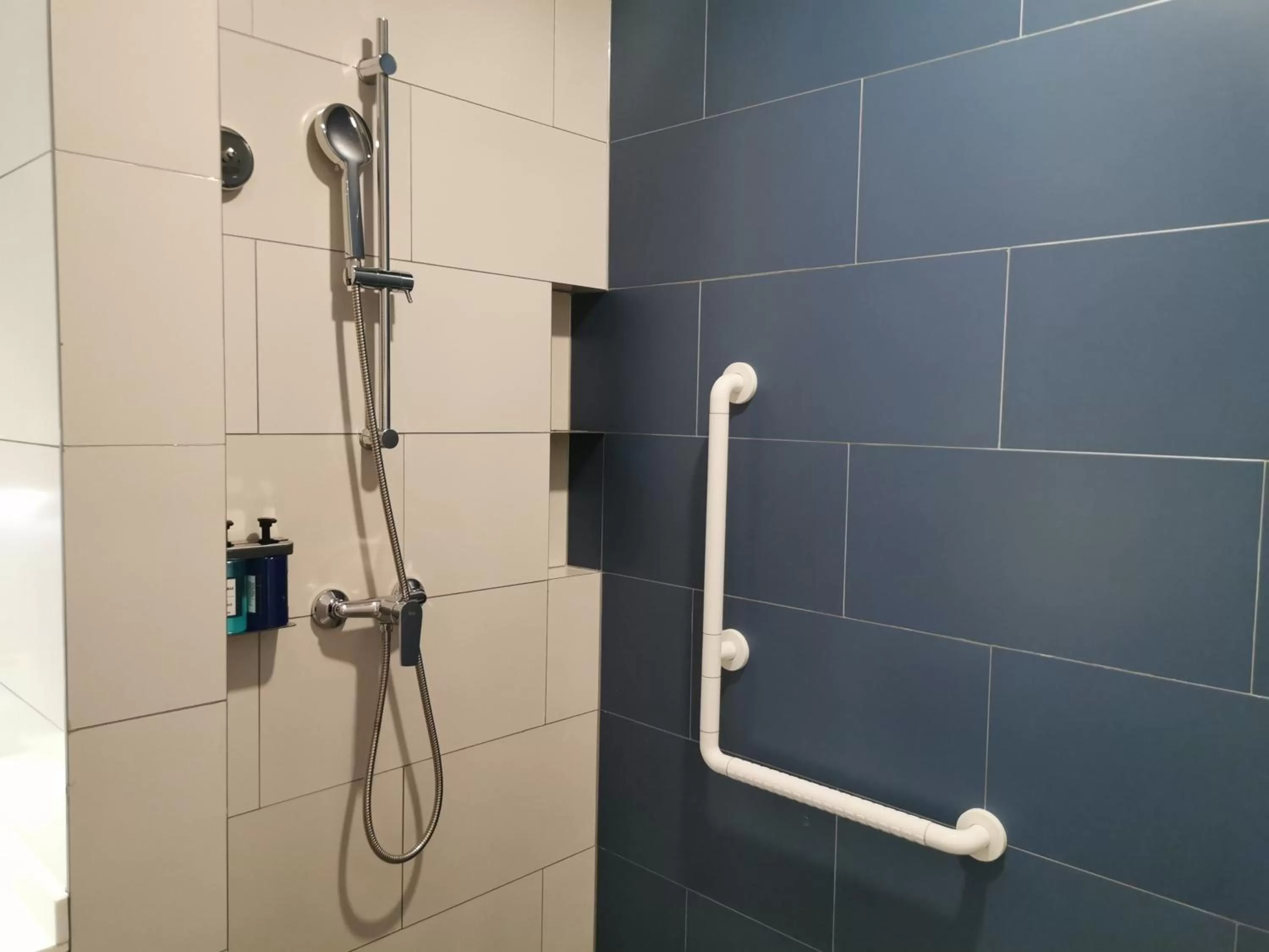 Holiday Inn Express Shanghai Kangqiao by IHG