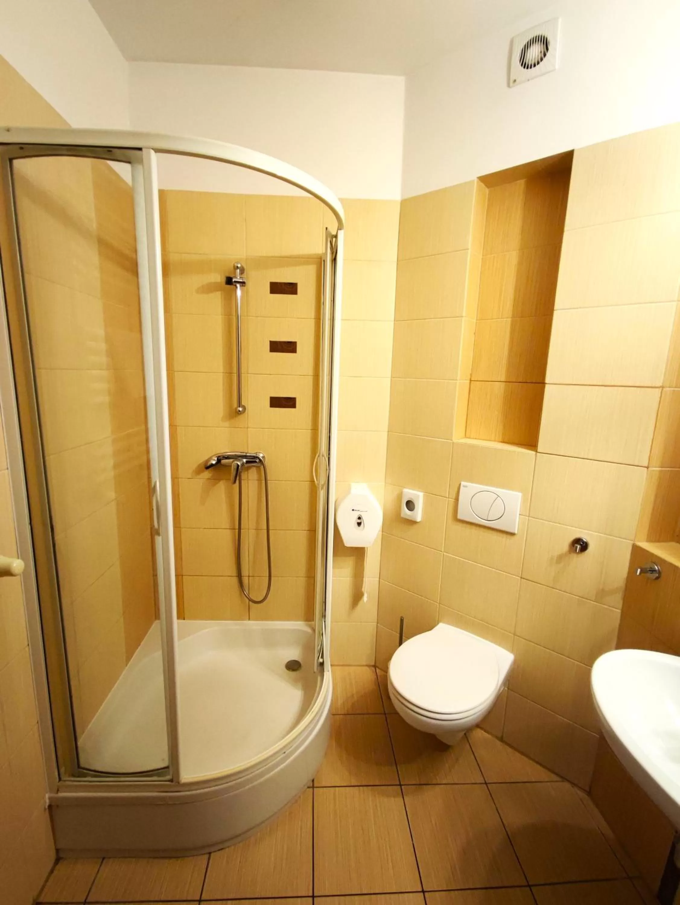 Shower in Rezydencja 5 Dębów