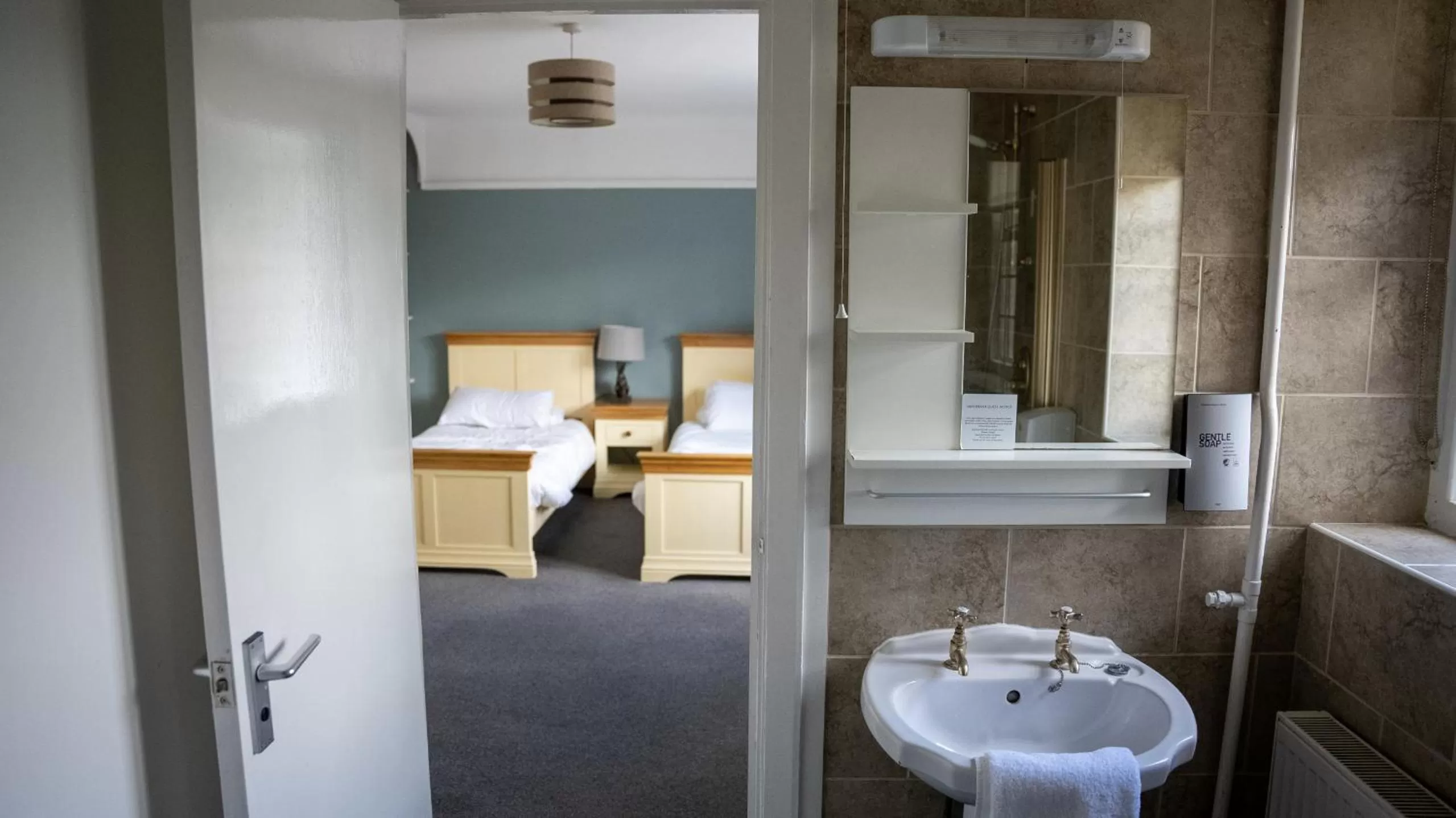 Bathroom, Bed in The Star Inn