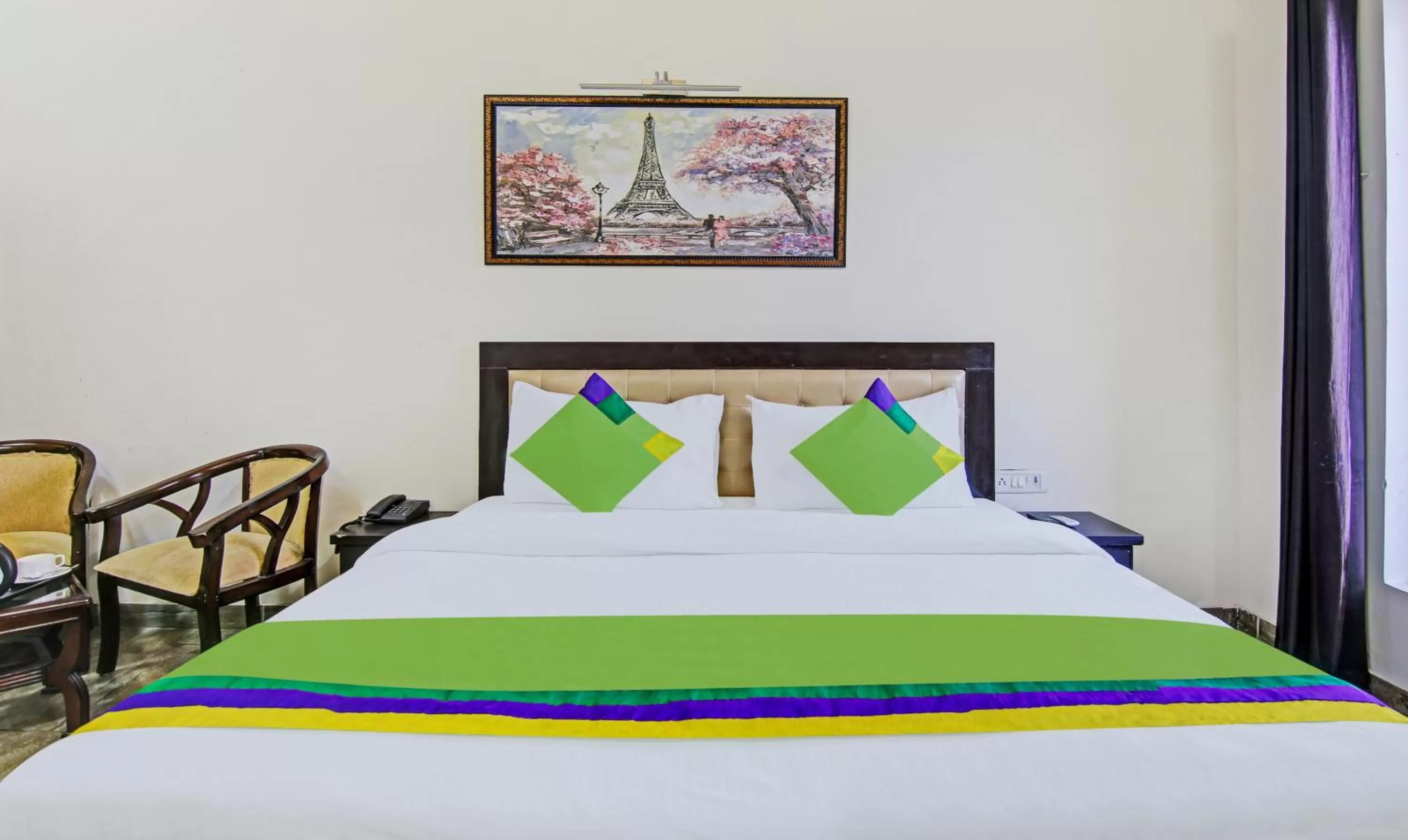 Bed in Treebo Trend Amaya Inn Sector 72