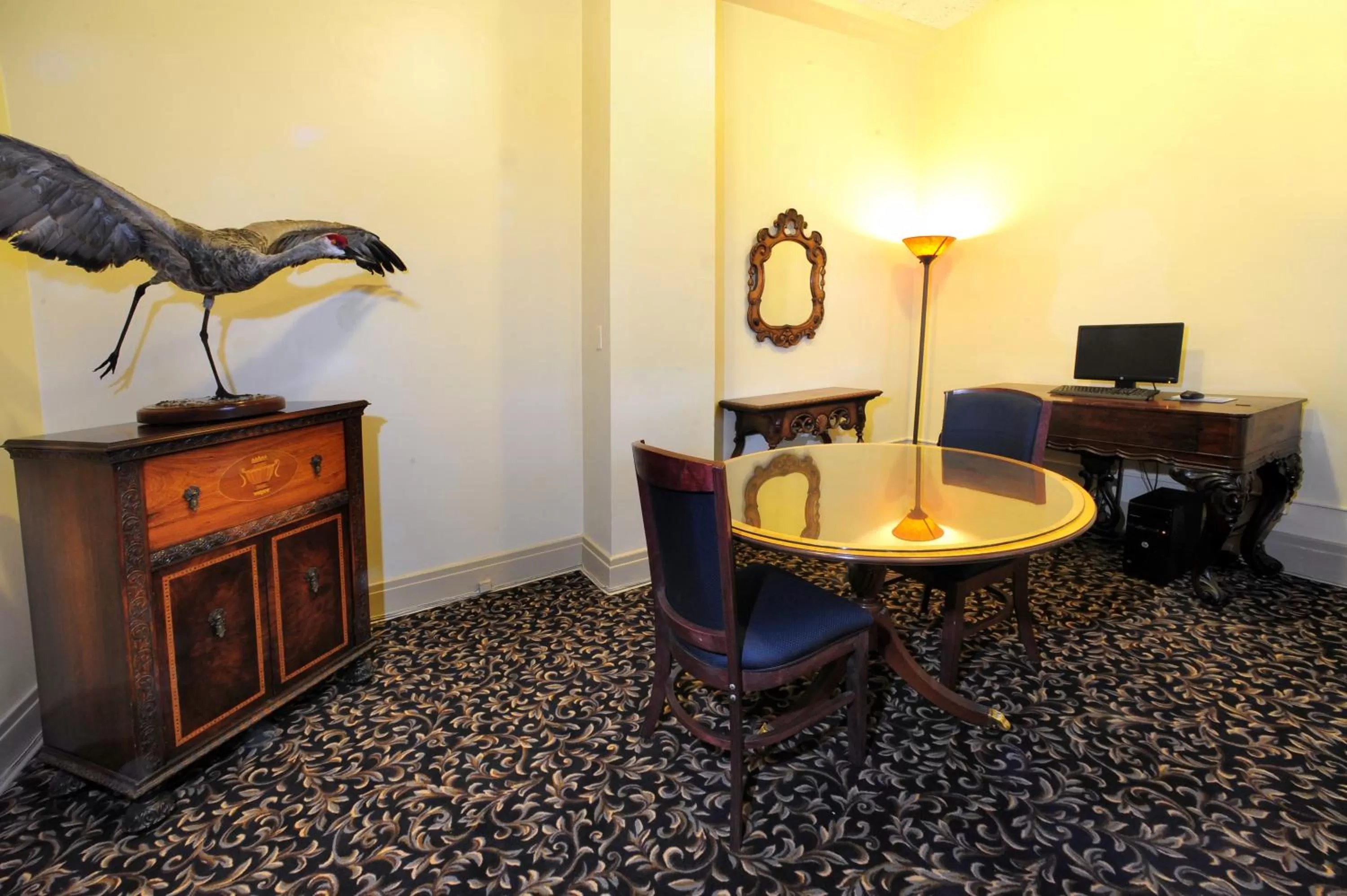 Business facilities in Lenox Hotel and Suites