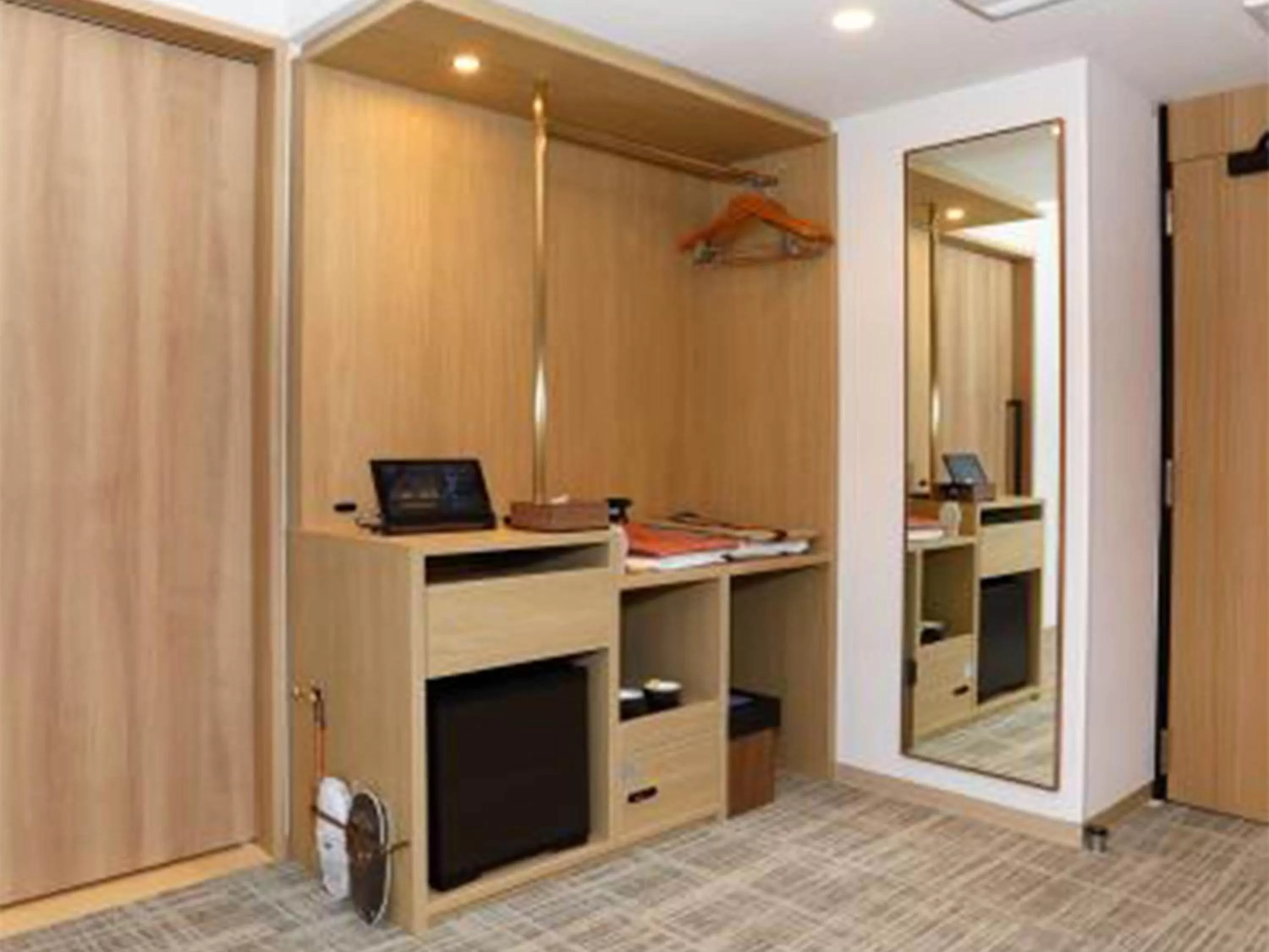 hair dresser, TV/Entertainment Center in Henn na Hotel Kansai Airport