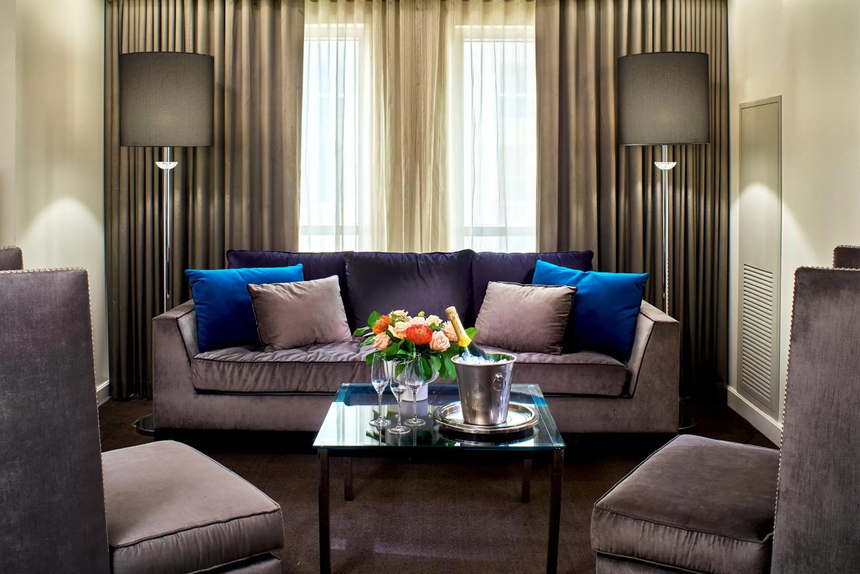 Seating area in The Fontaine