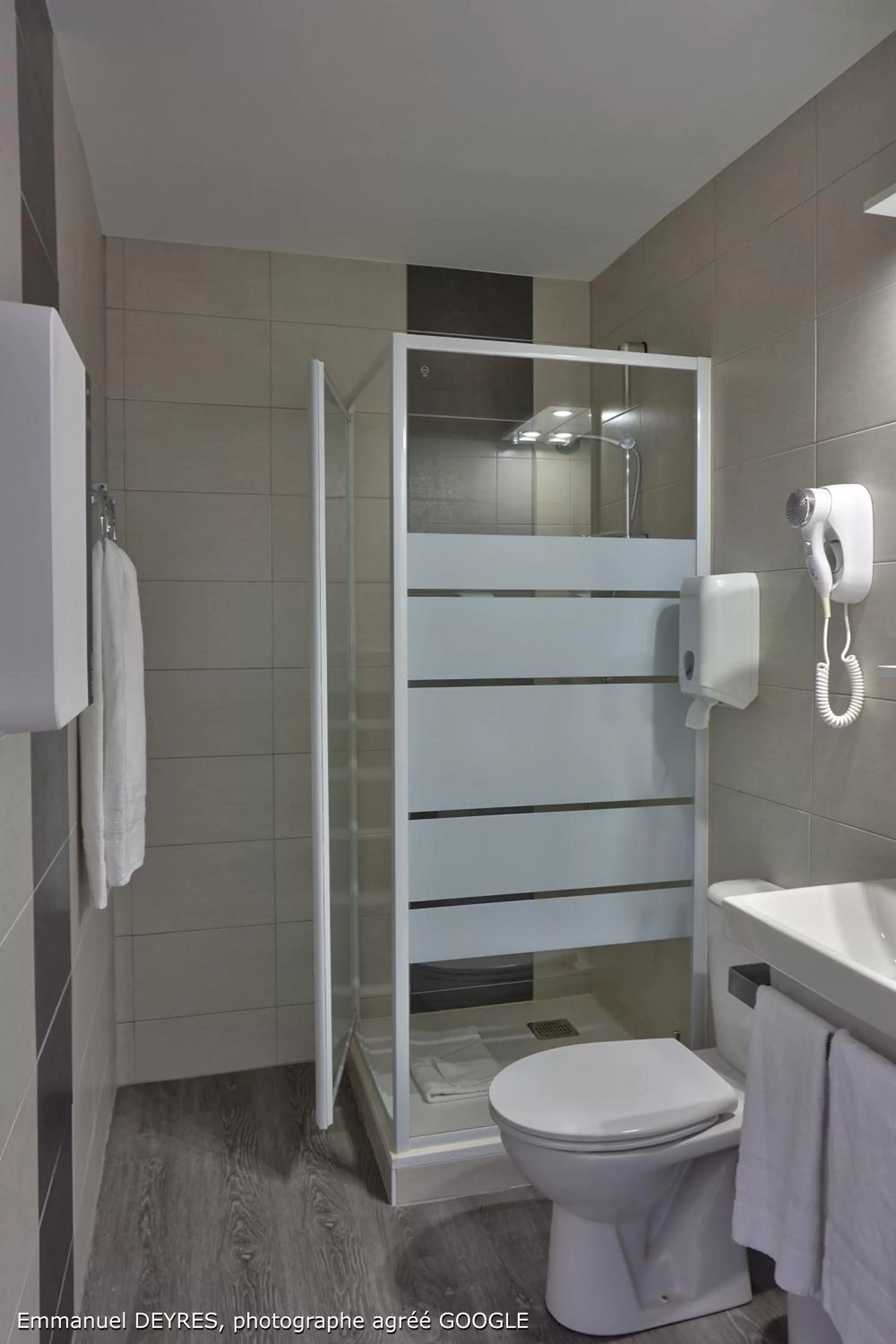 Hôtel de Bretagne - anciennement Queen Serenity Hotel