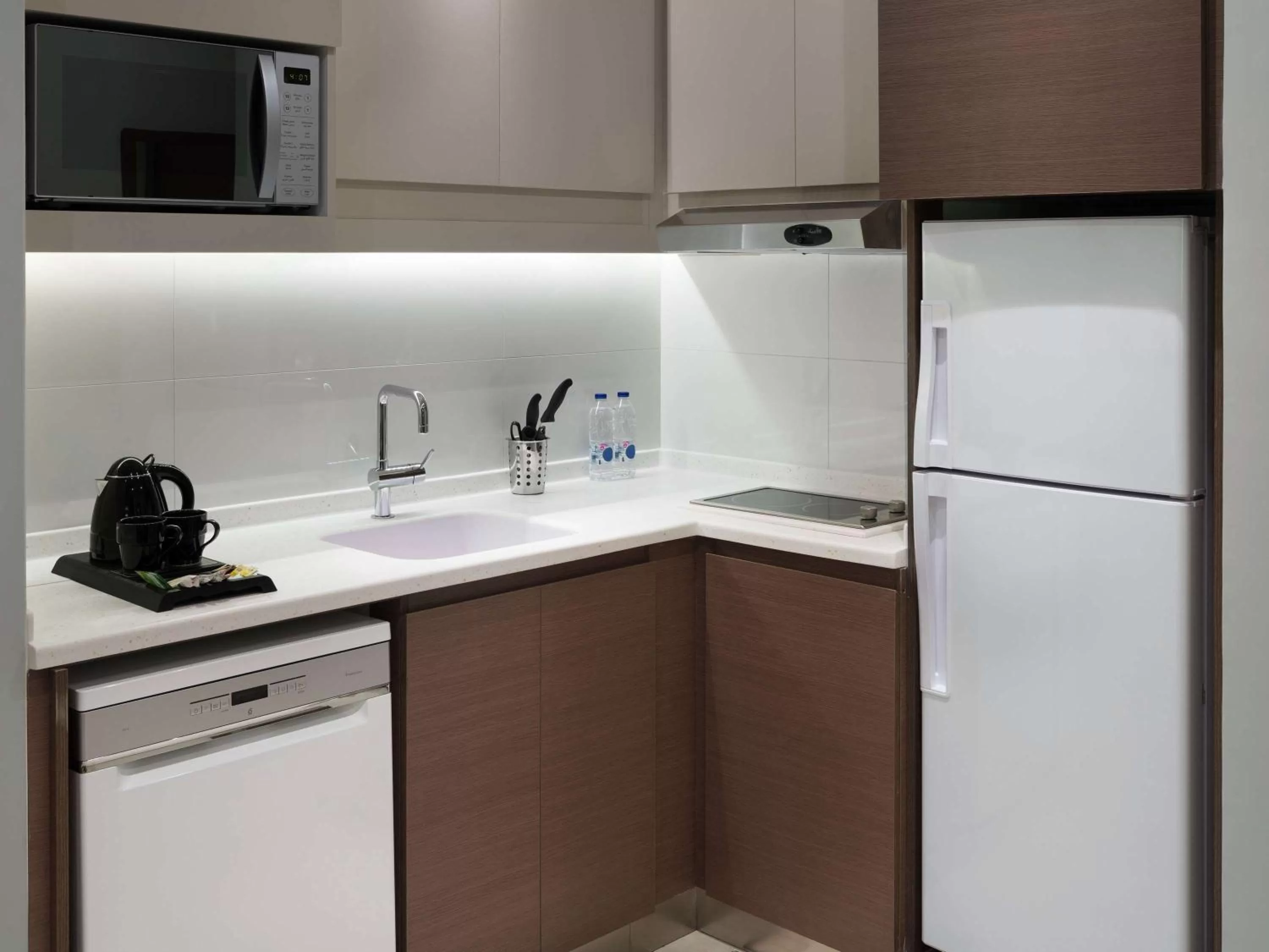 Kitchen or kitchenette in Adagio Aparthotel Jeddah Malik Road
