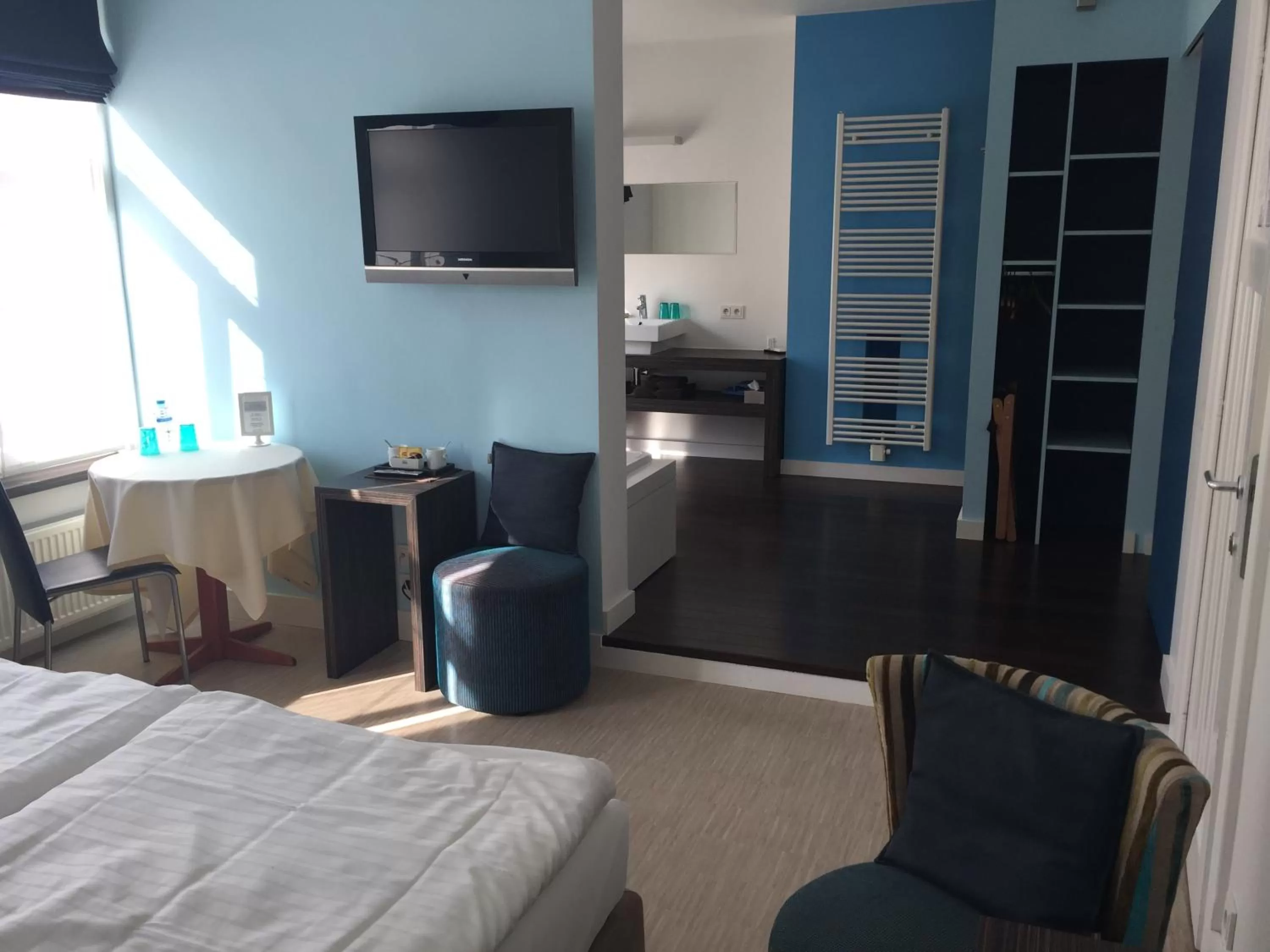 Photo of the whole room, Bed in B&B Sabbajon