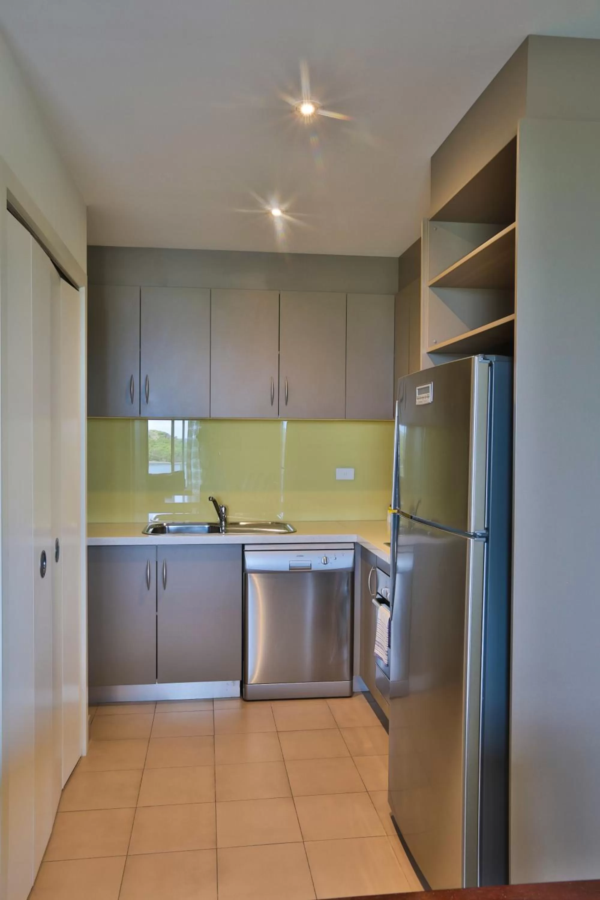 Kitchen or kitchenette in Lady Bay Resort