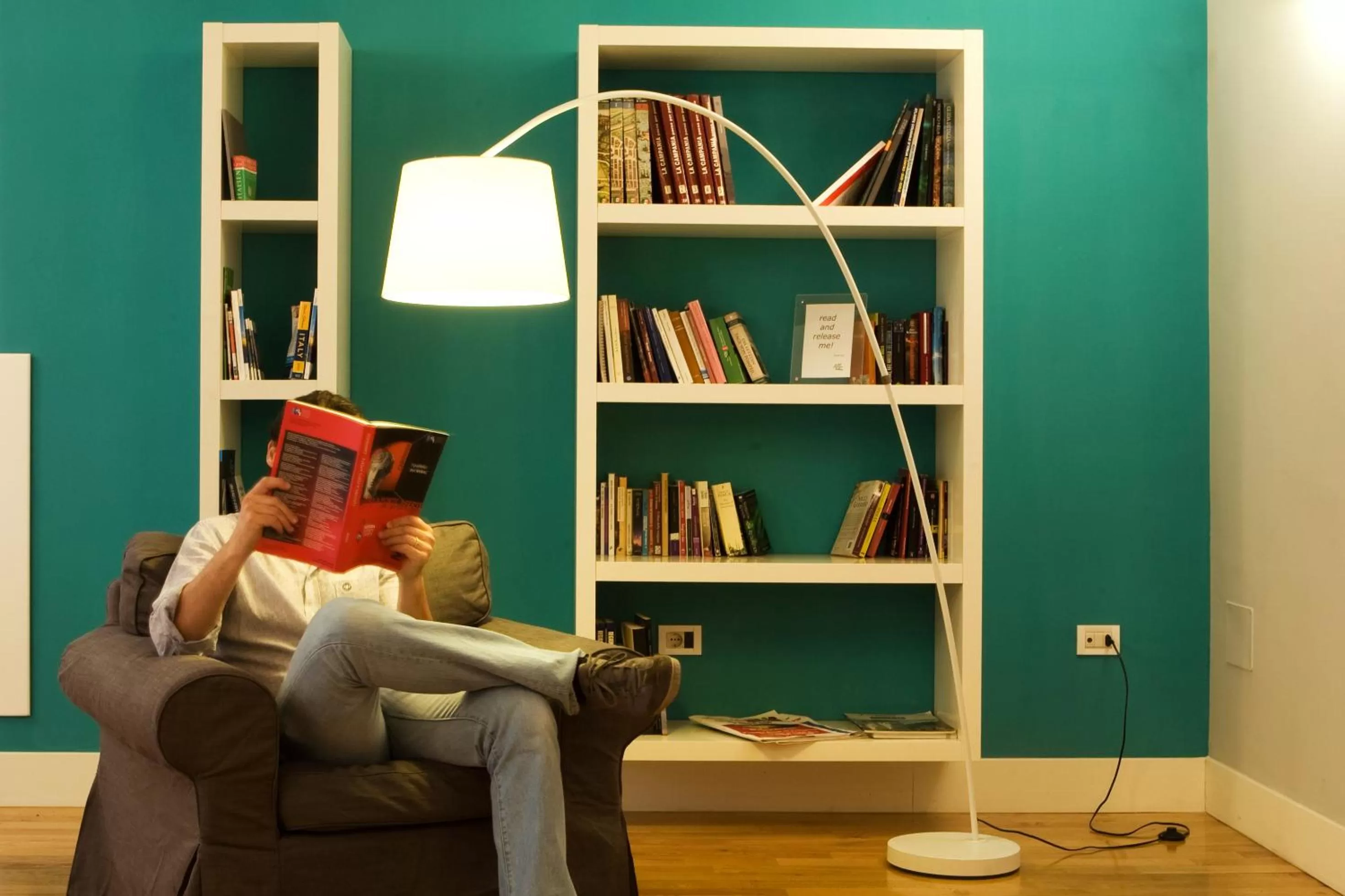 Library in Hotel Piazza Bellini & Apartments